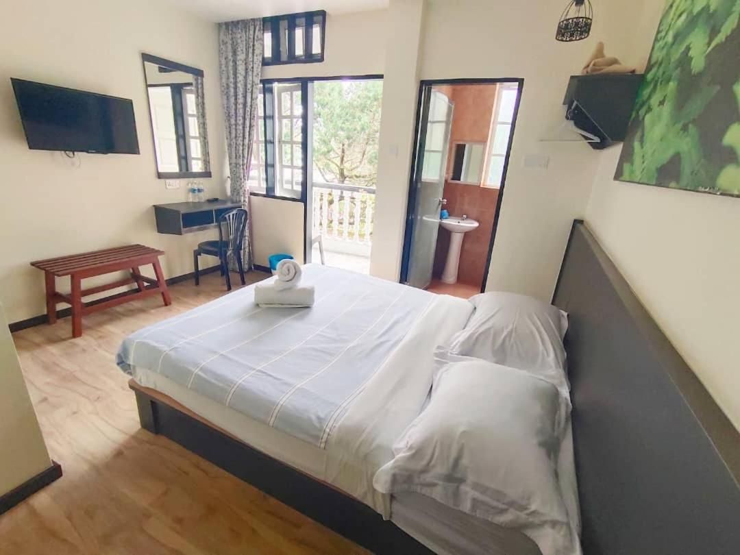 Queen Room With Balcony