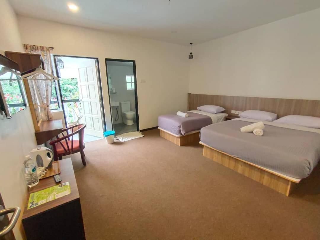 Triple Room