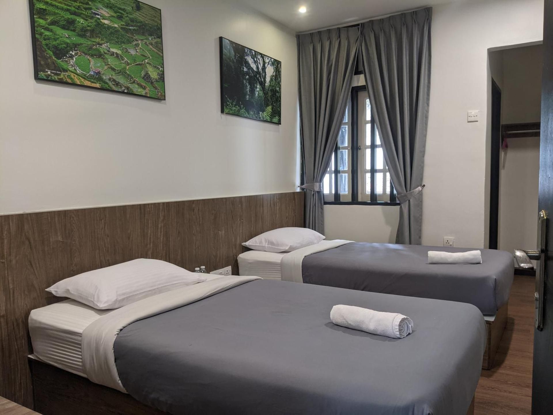 Twin Room with Bathroom