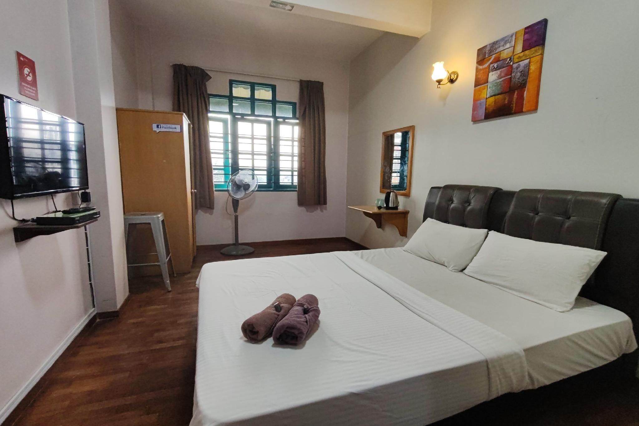 Double Room with Shared bathroom
