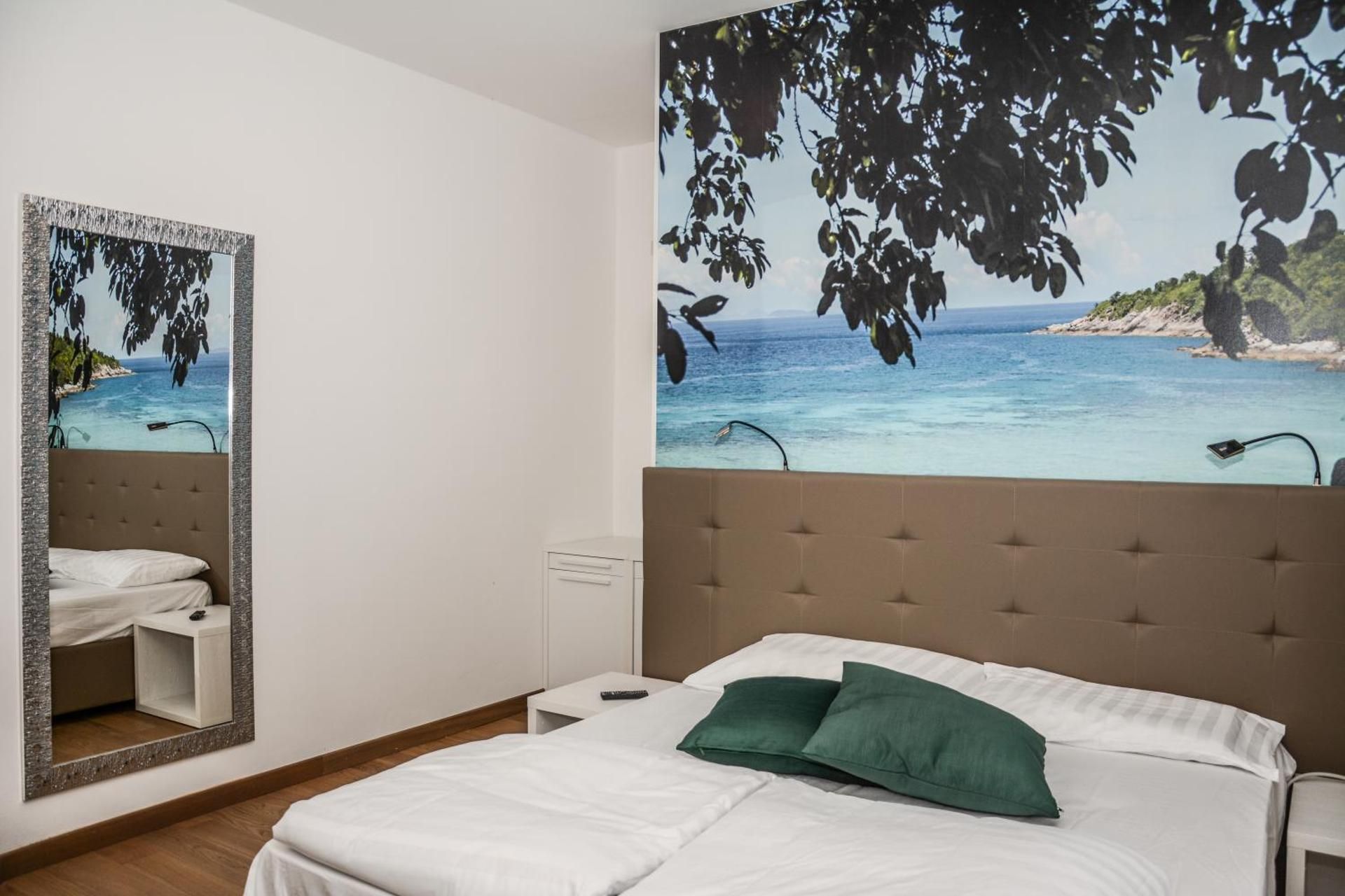 Deluxe Double or Twin Room with Garden View