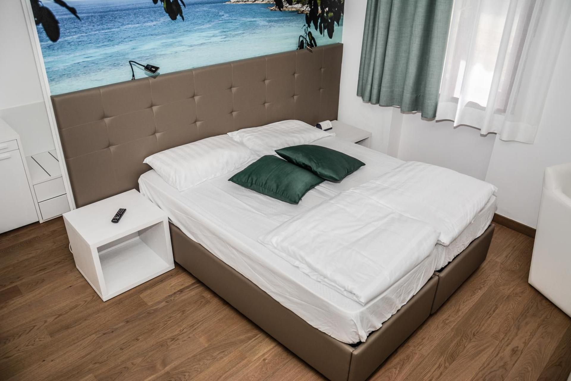 Deluxe Double or Twin Room with Garden View