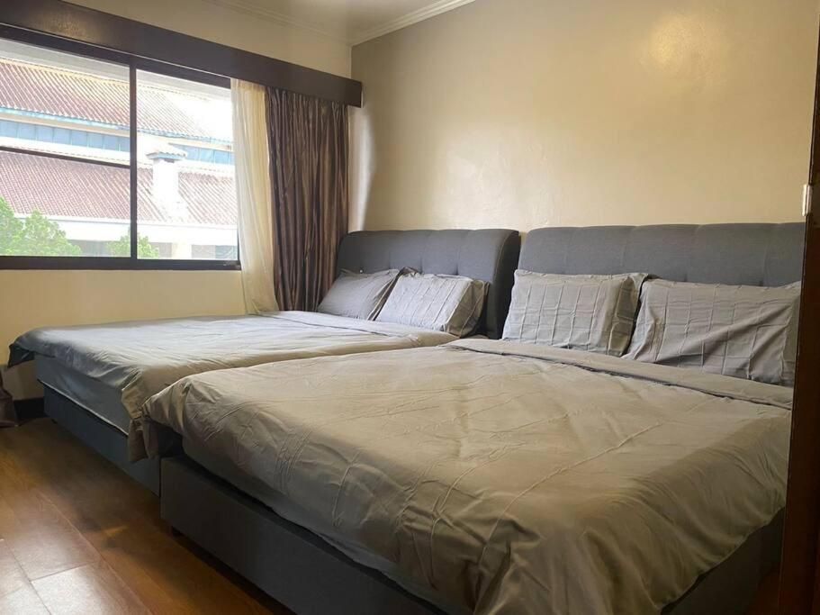 Two-Bedroom Apartment with Mountain View
