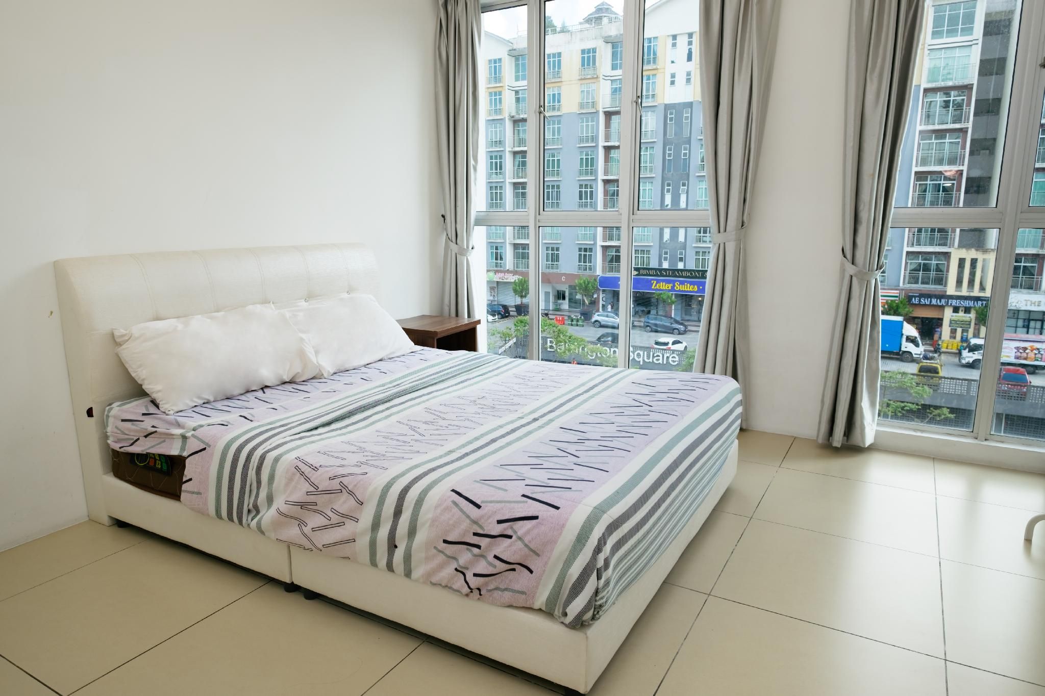 Deluxe Apartment