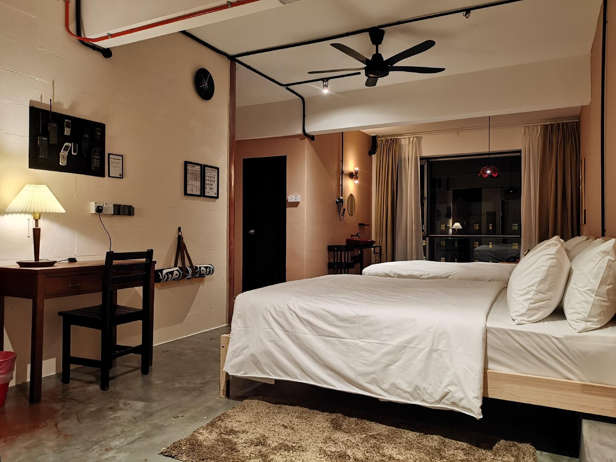 Quadruple Room with Private Bathroom