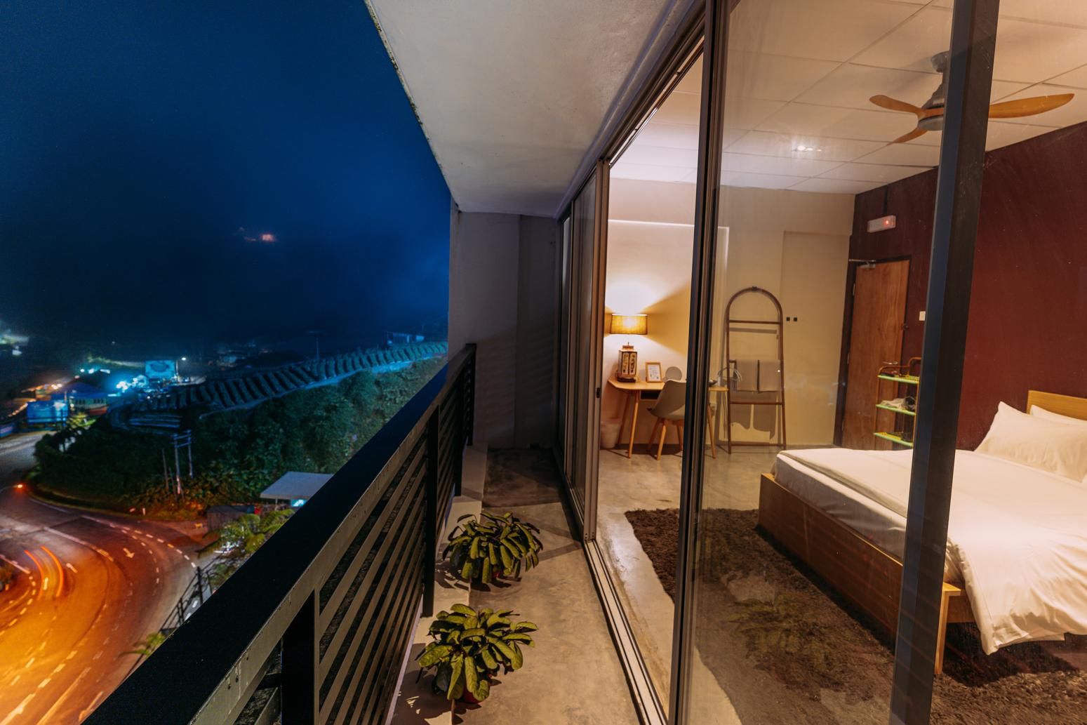 Double Room with Balcony and Private Bathroom