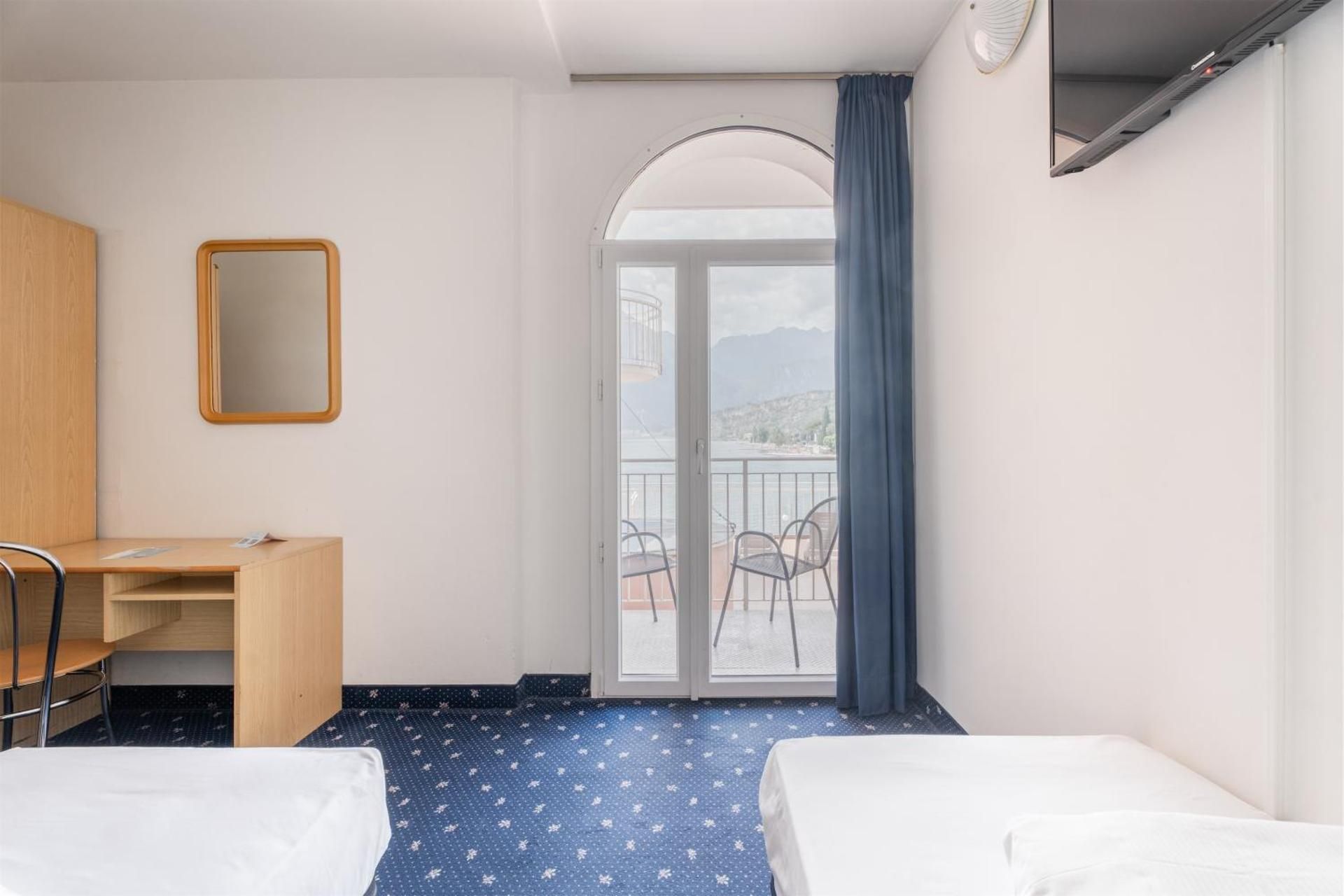 Double or Twin Room with Lake View