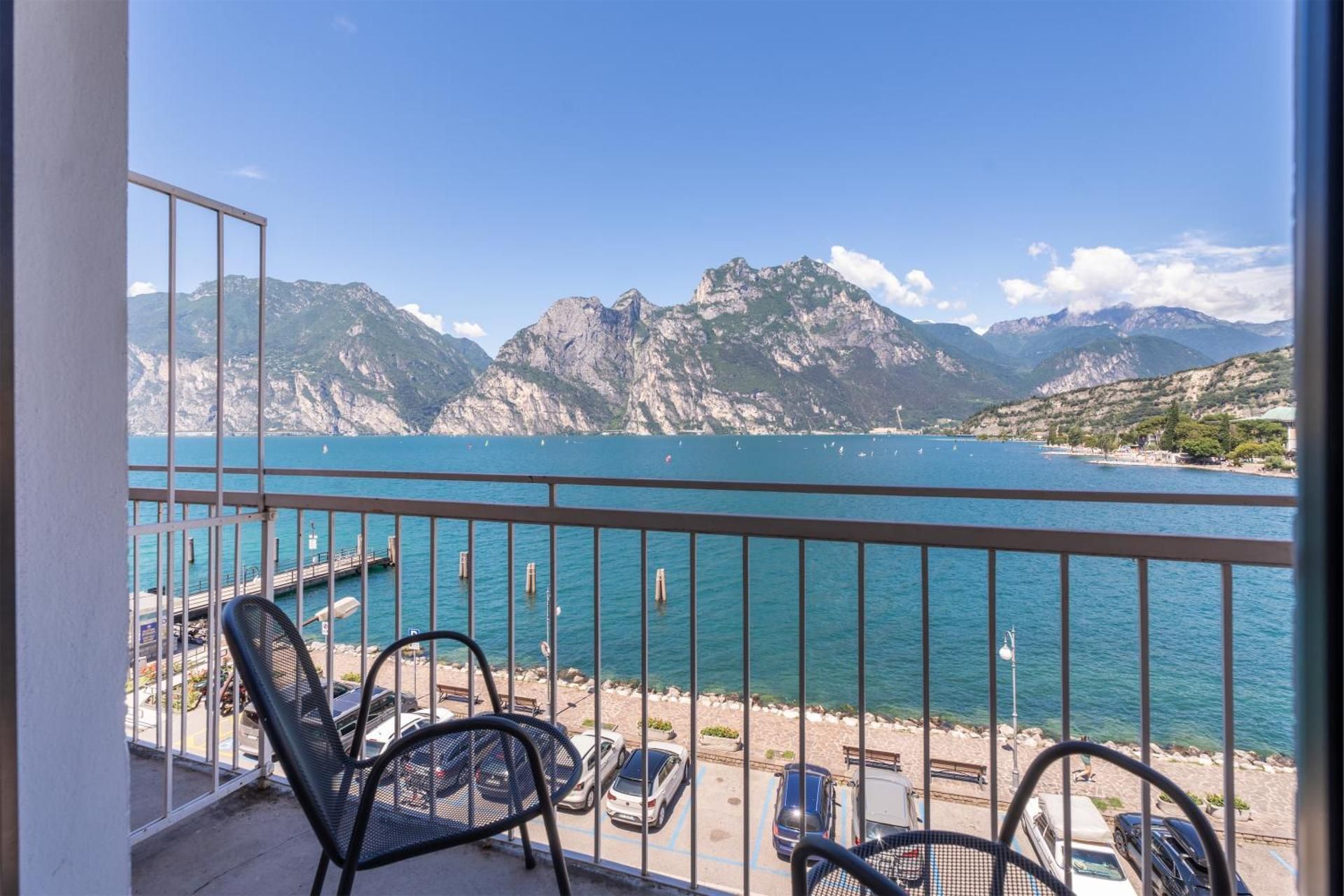 Superior Double or Twin Room with Lake View