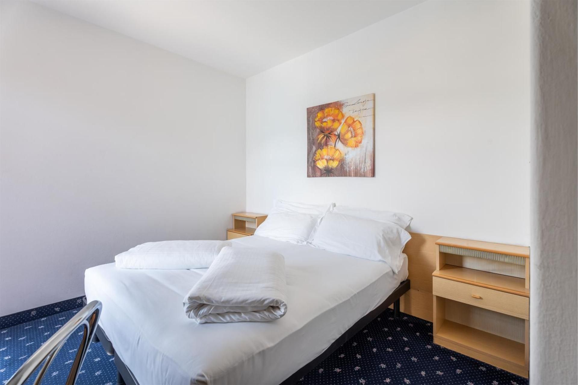 Double or Twin Room with Lake View