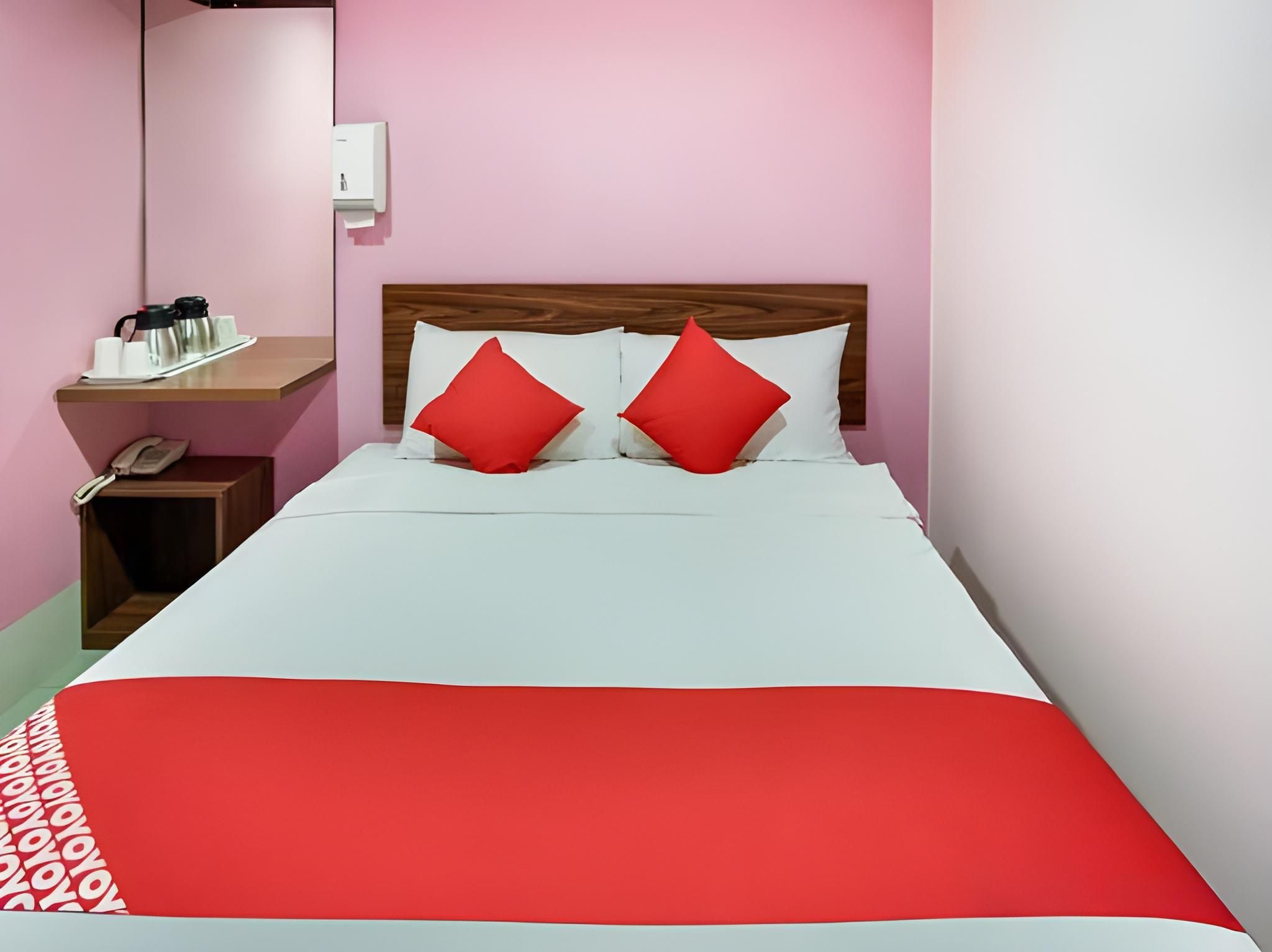 Standard Queen Room