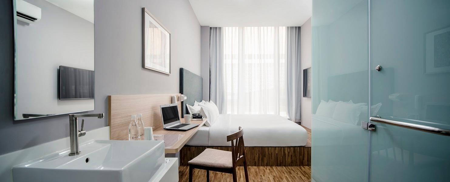 King Deluxe Non-Smoking