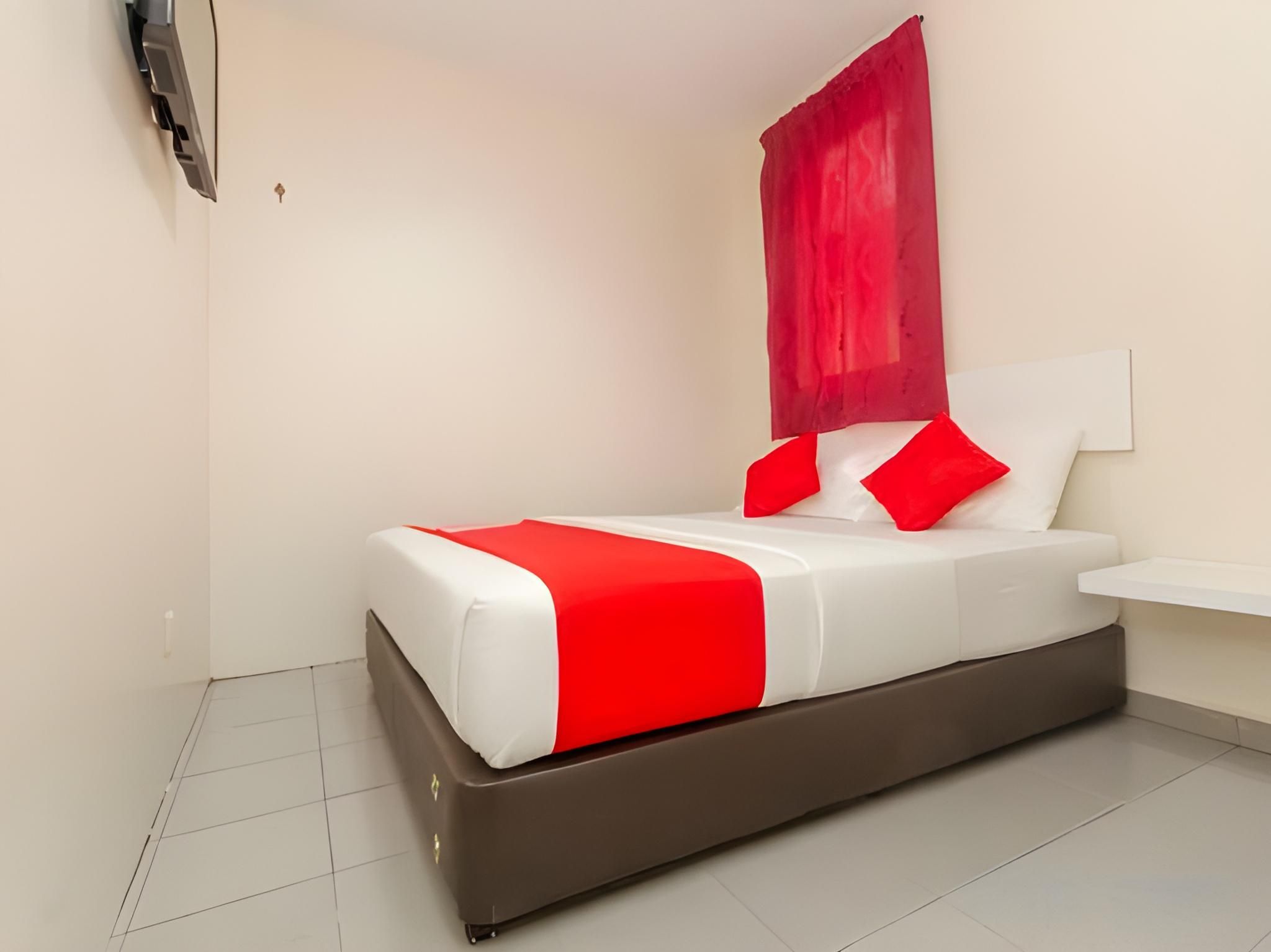 Standard Queen Room