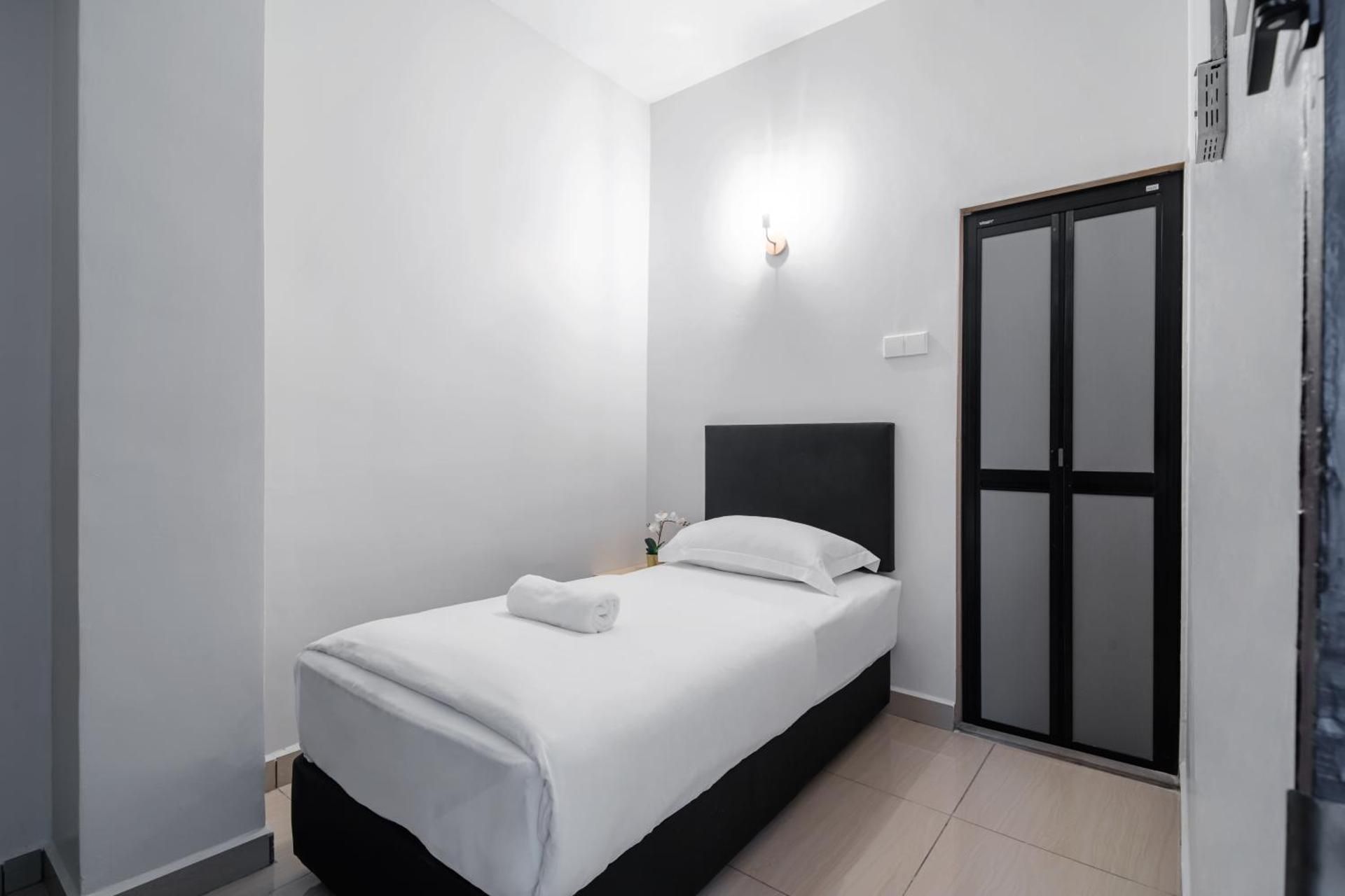 Solo Room