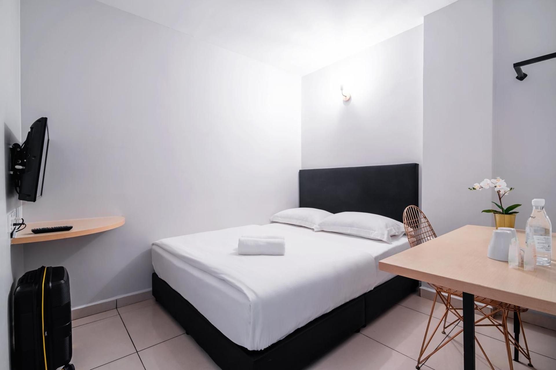 Queen Bedroom