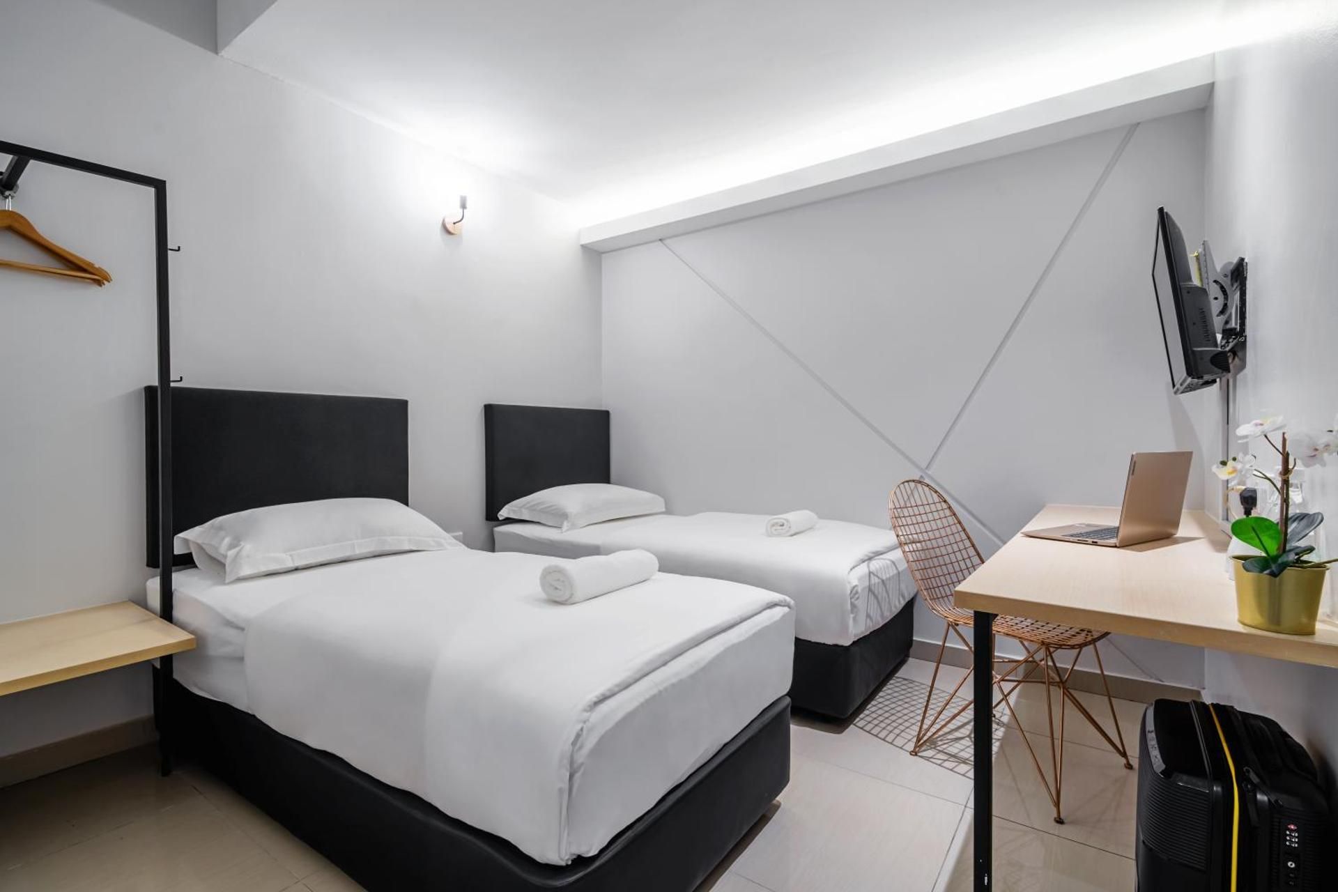 Twin Bed Room