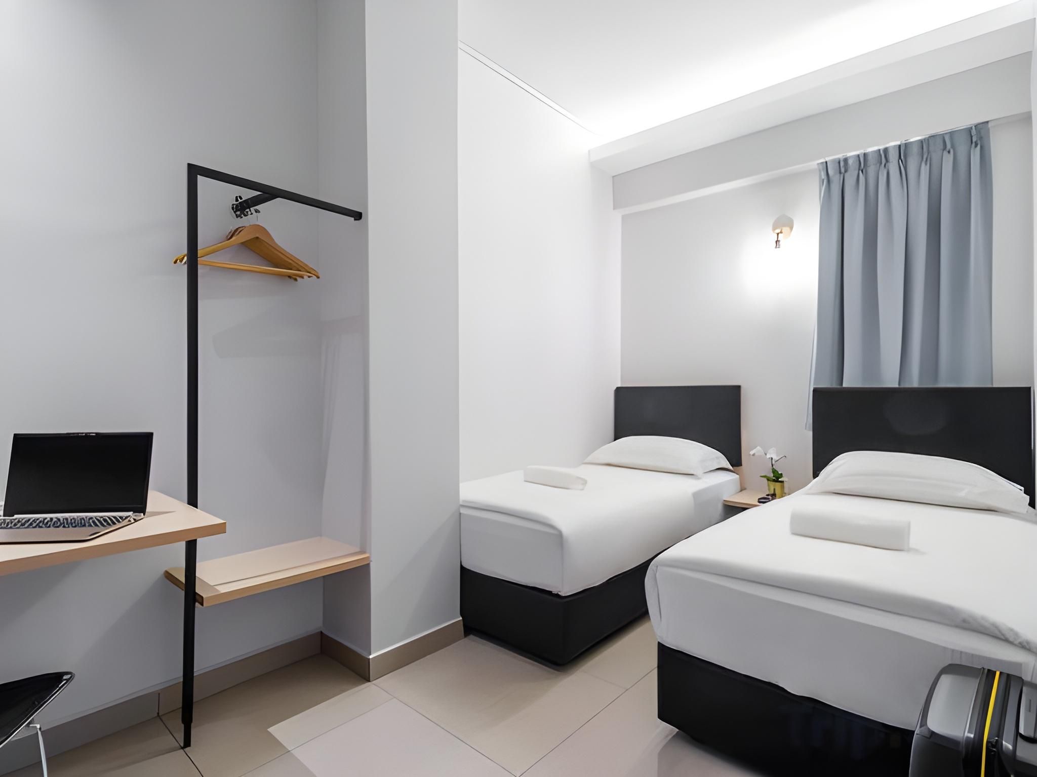 Twin Bed Room
