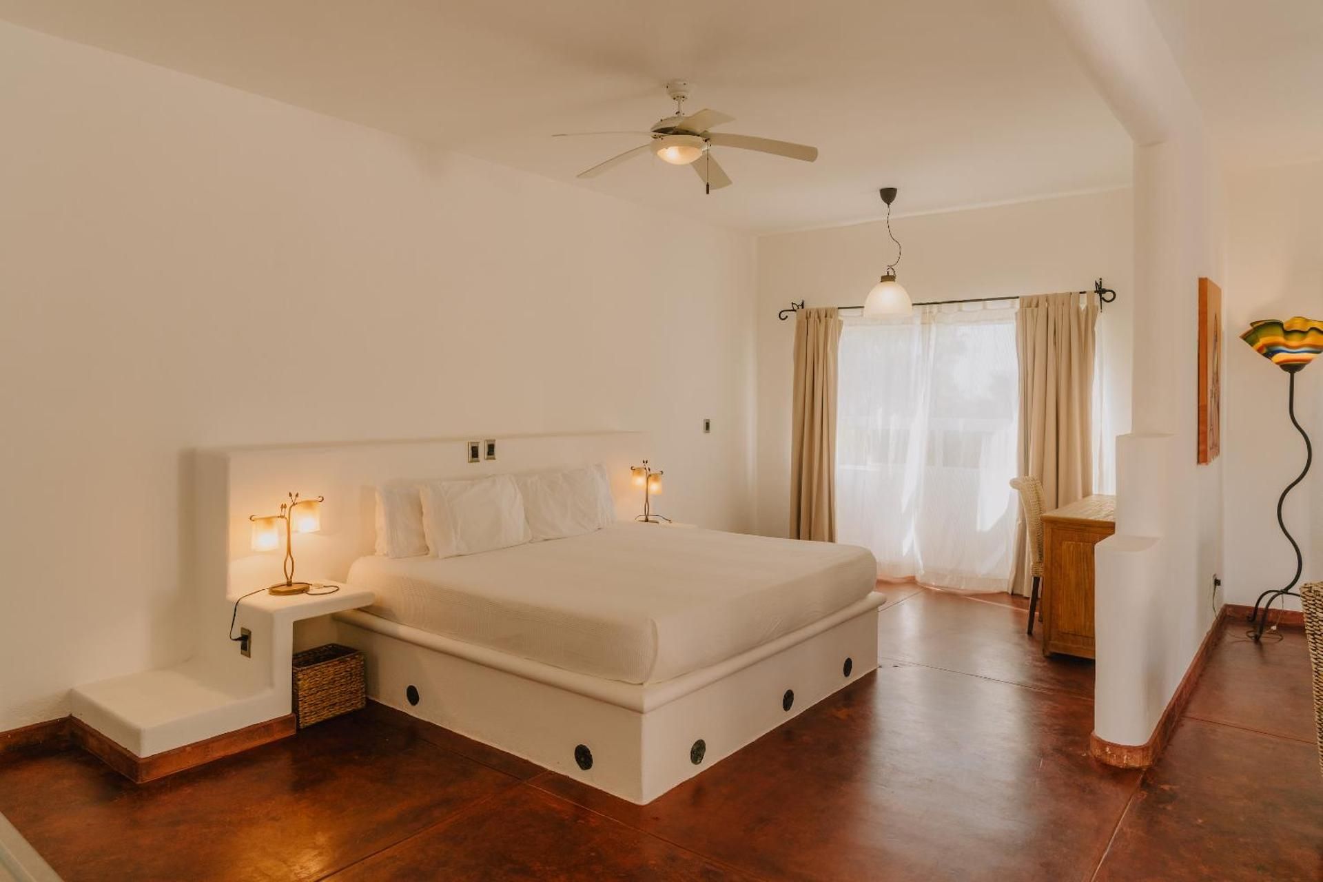 Deluxe King Suite