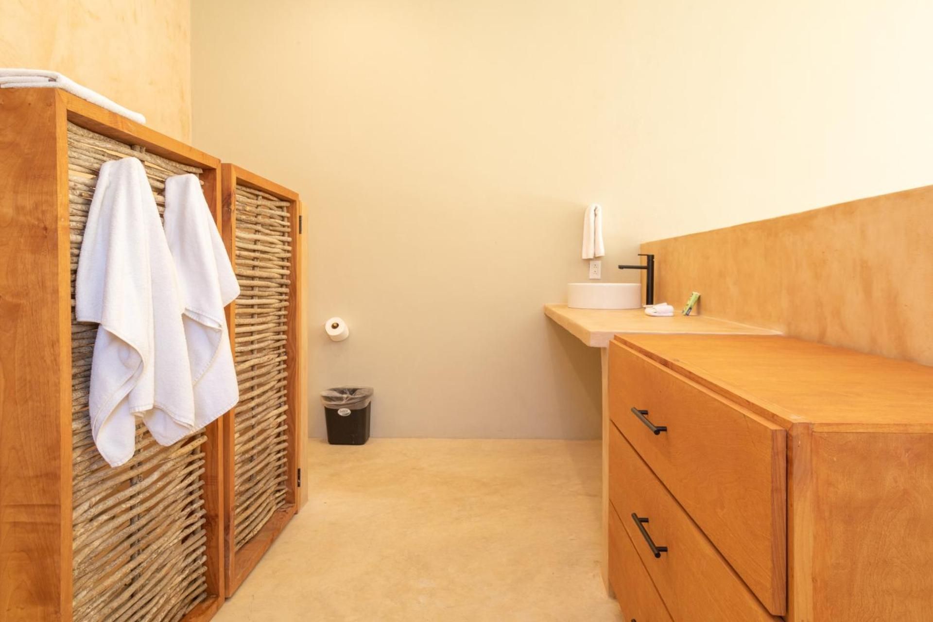 Deluxe Partial View Room
