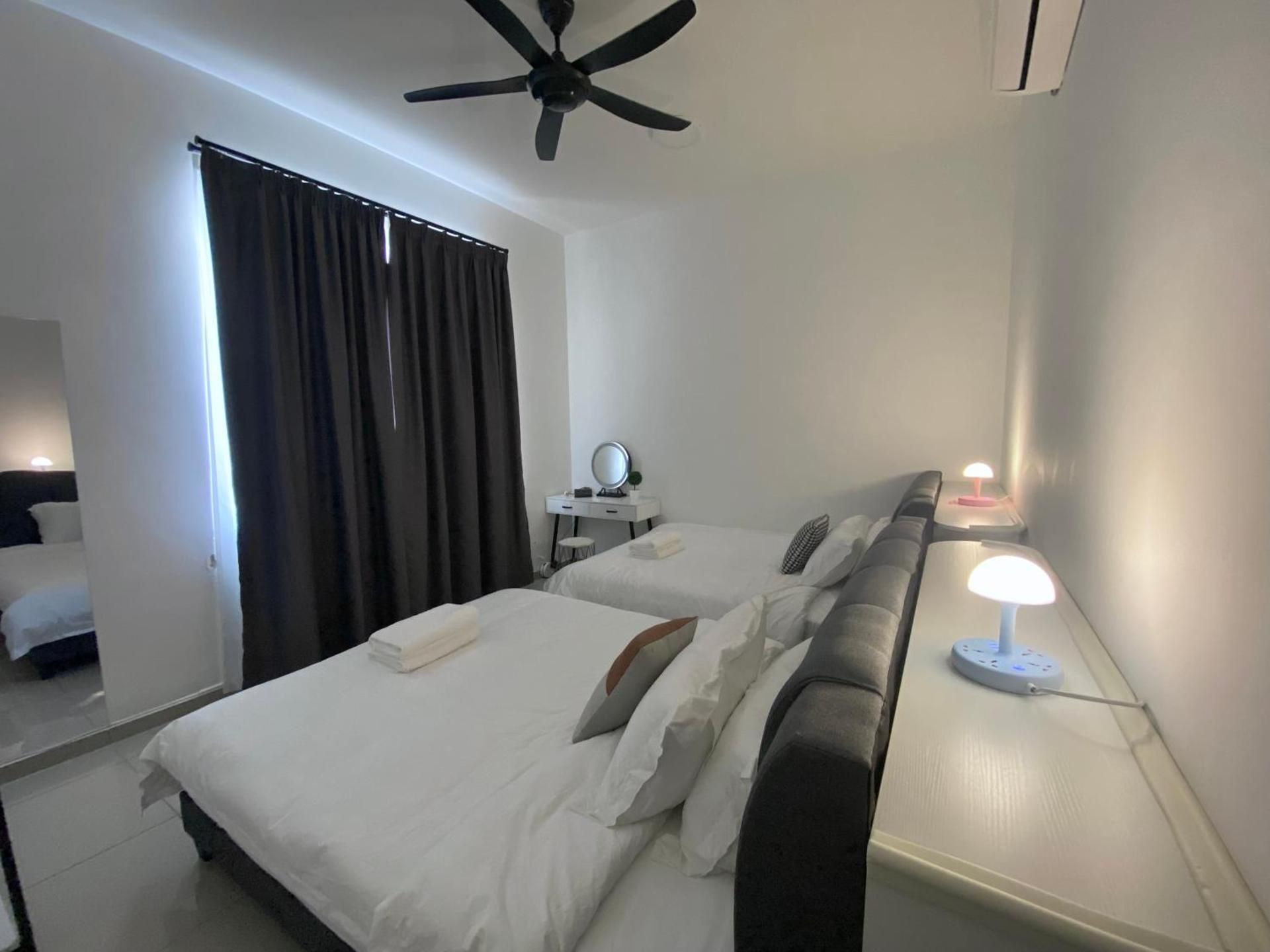 Quadruple Room with Private Bathroom
