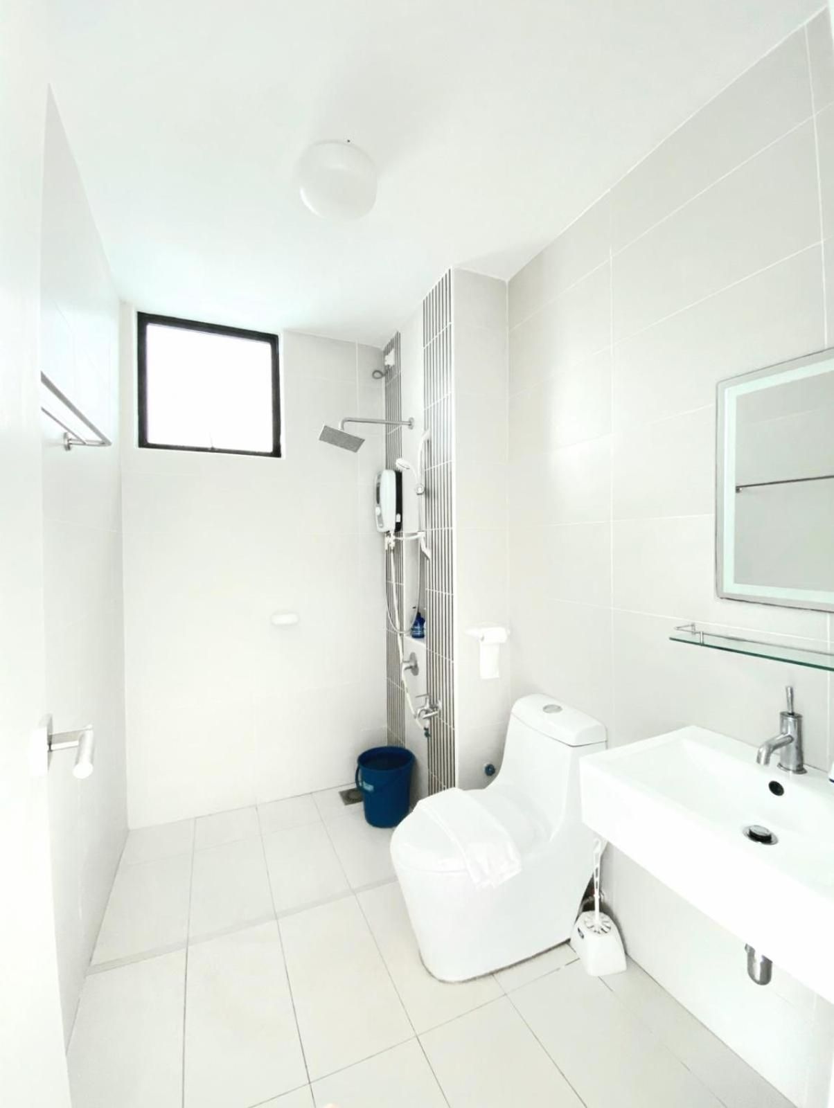 Three-Bedroom Apartment with Balcony