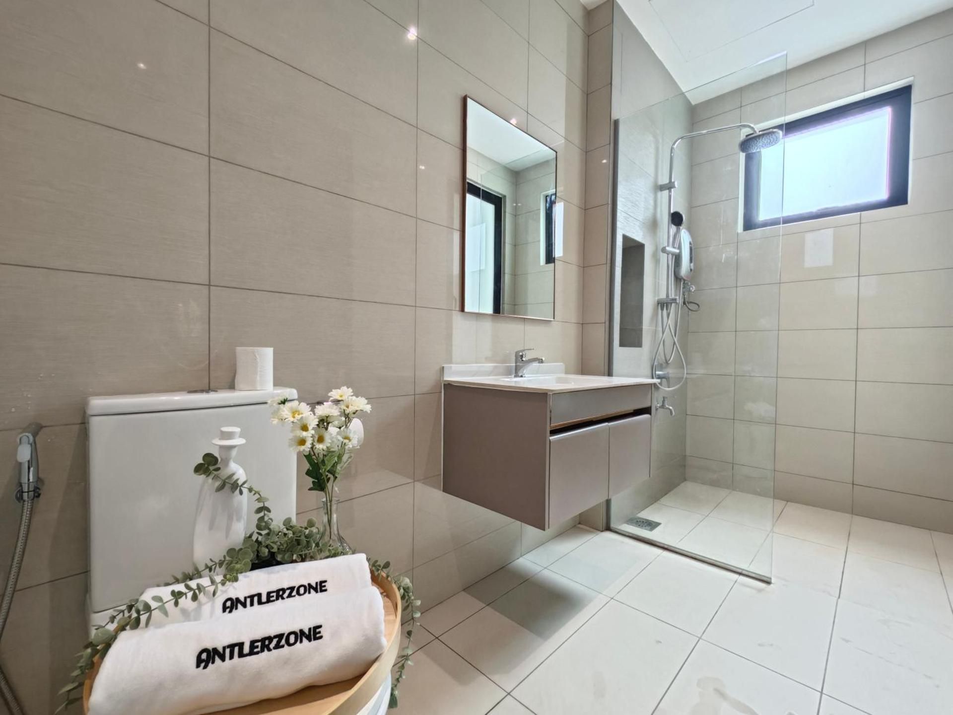 Three-Bedroom Deluxe Apartment