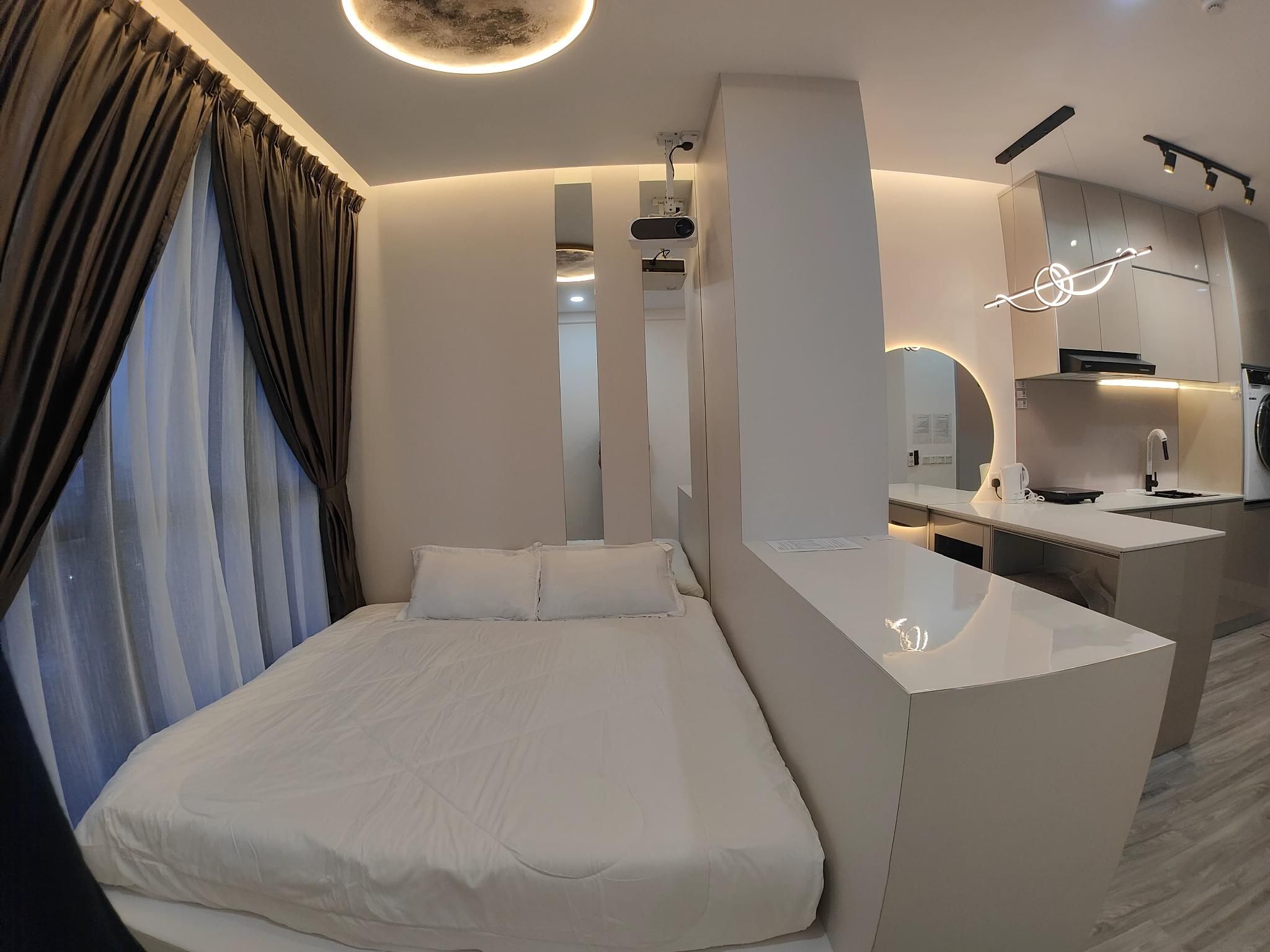 King Bed Executive Non-Smoking
