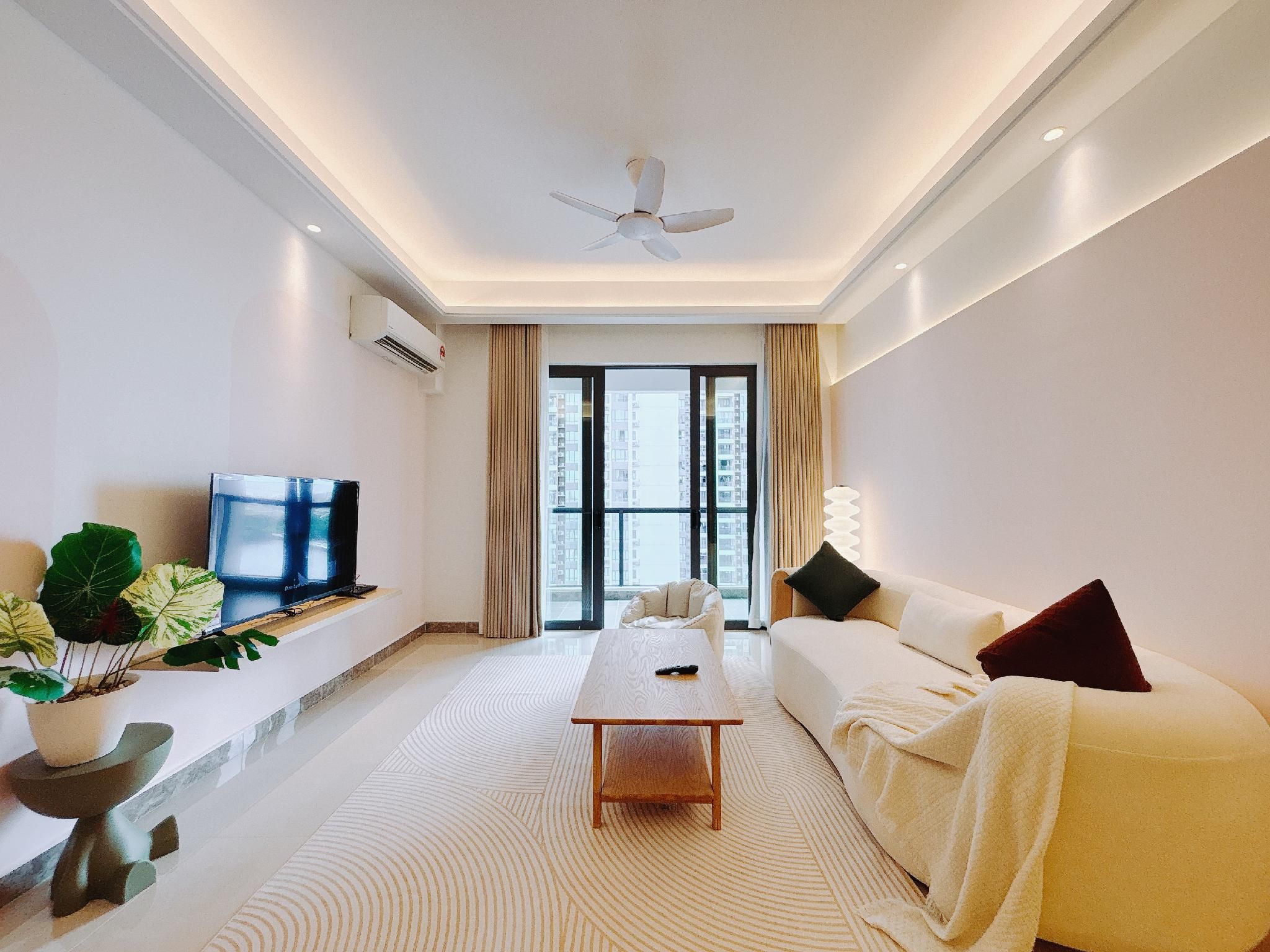 Pool View Connecting Family Rooms with Balcony