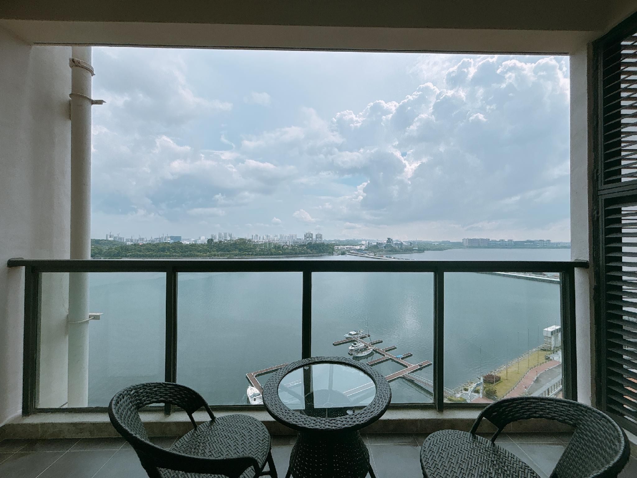 4 Bedroom Ocean View Suite with Balcony