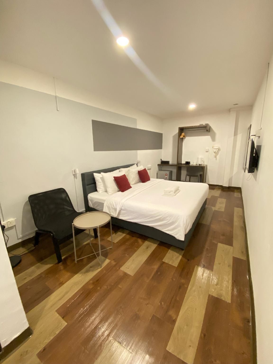 King Deluxe Non-Smoking