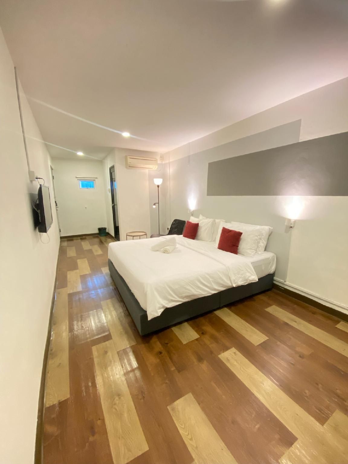 King Deluxe Non-Smoking