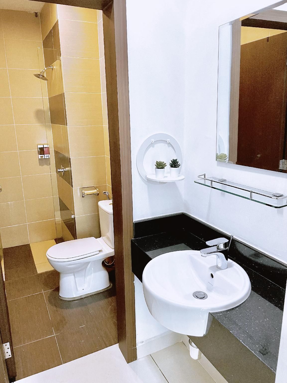 3-Bedroom Apartment - Max 11 People, Private Lift, Netflix, Smart TV 70-Inch