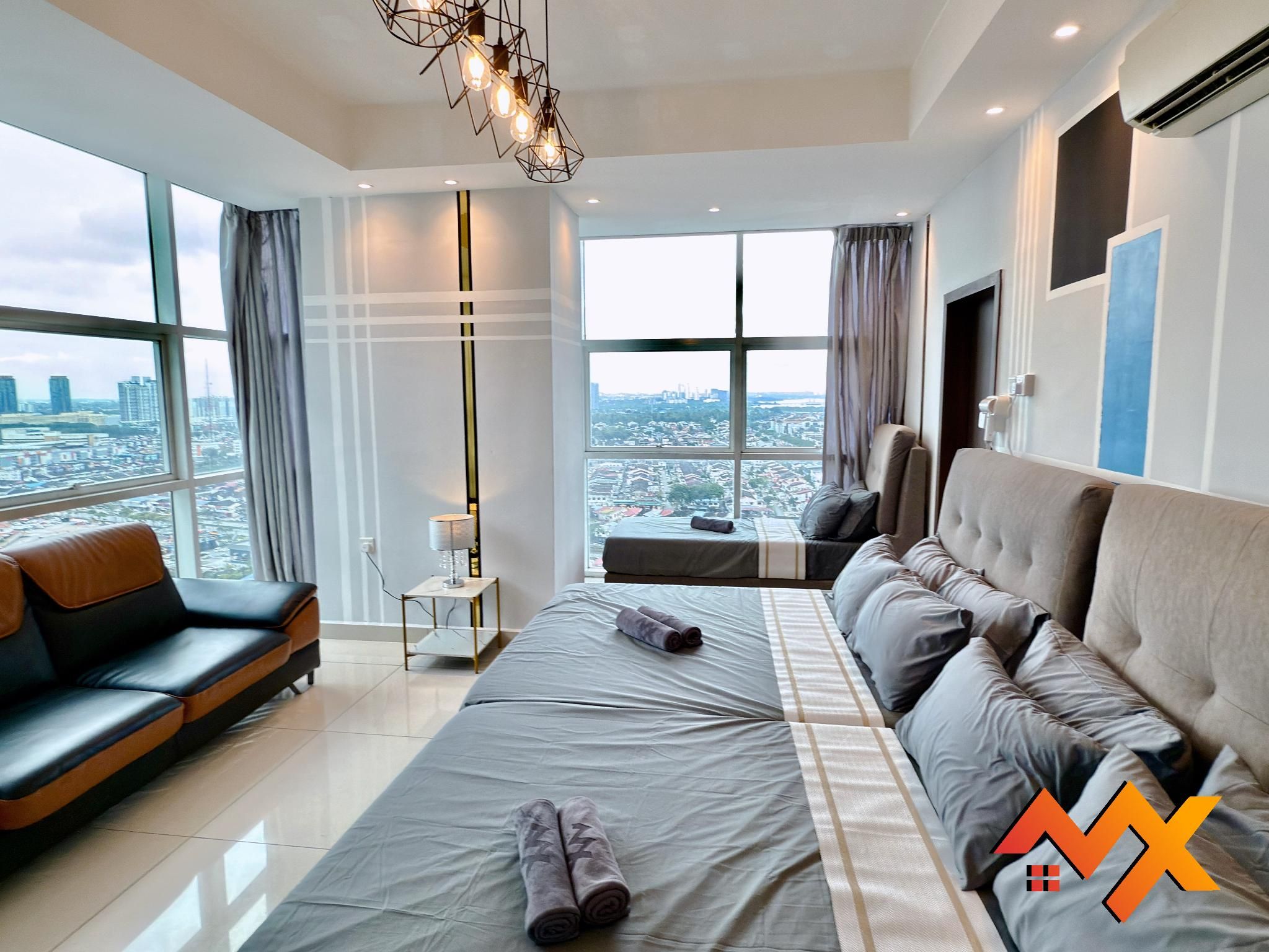 4-Bedroom Apartment - Max 20 People, Netflix, Smart TV 70-Inch, Private Lift