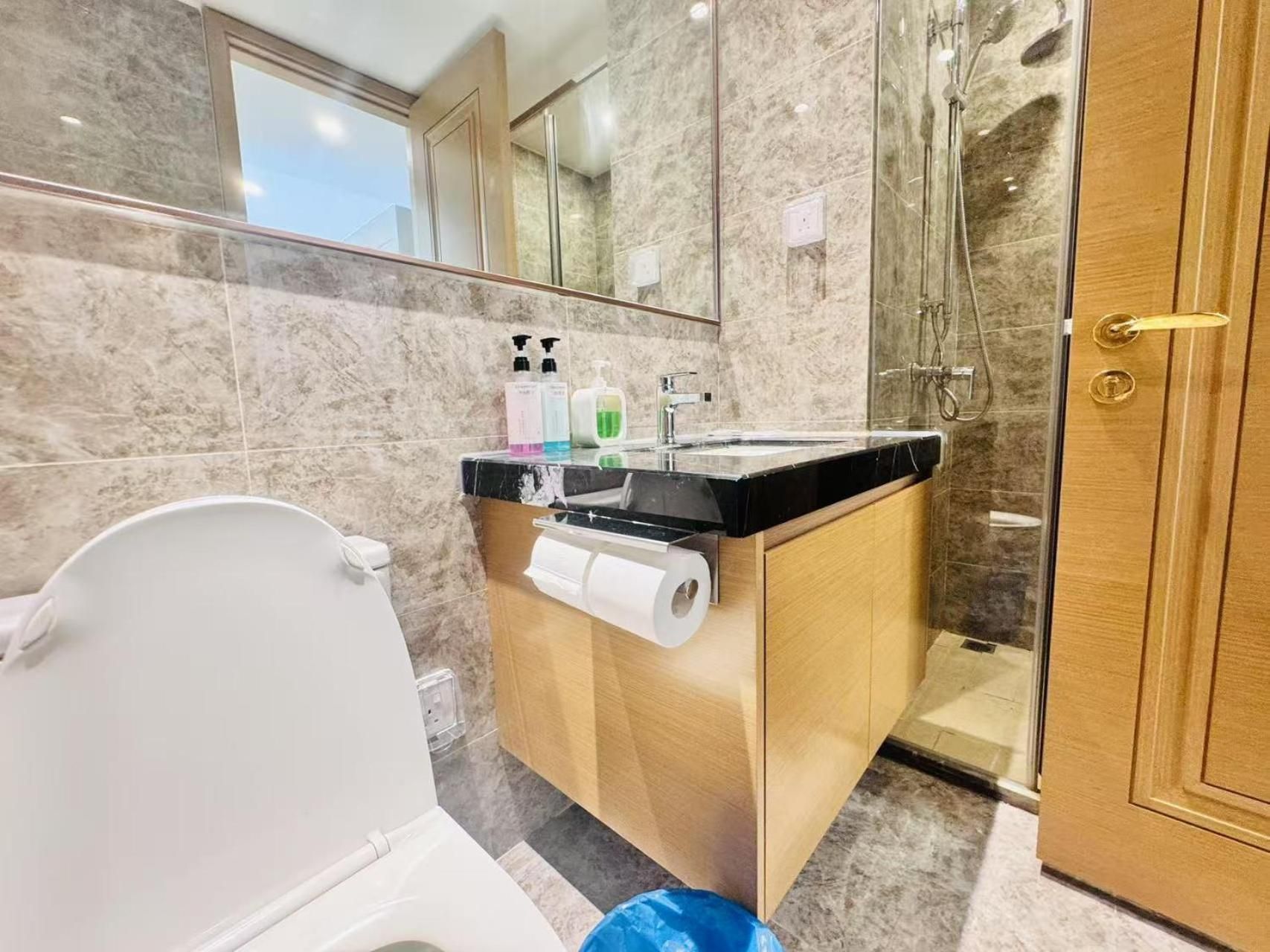 One-Bedroom Apartment with Balcony