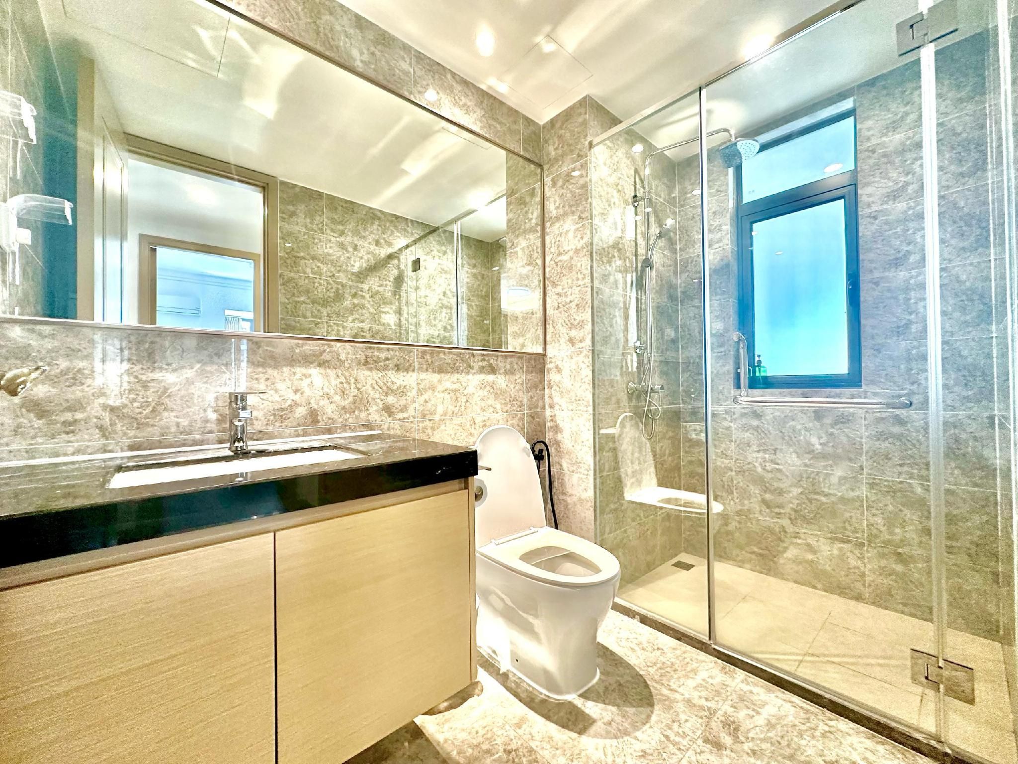 2 Bed Stunning Suite with Partial Ocean Views