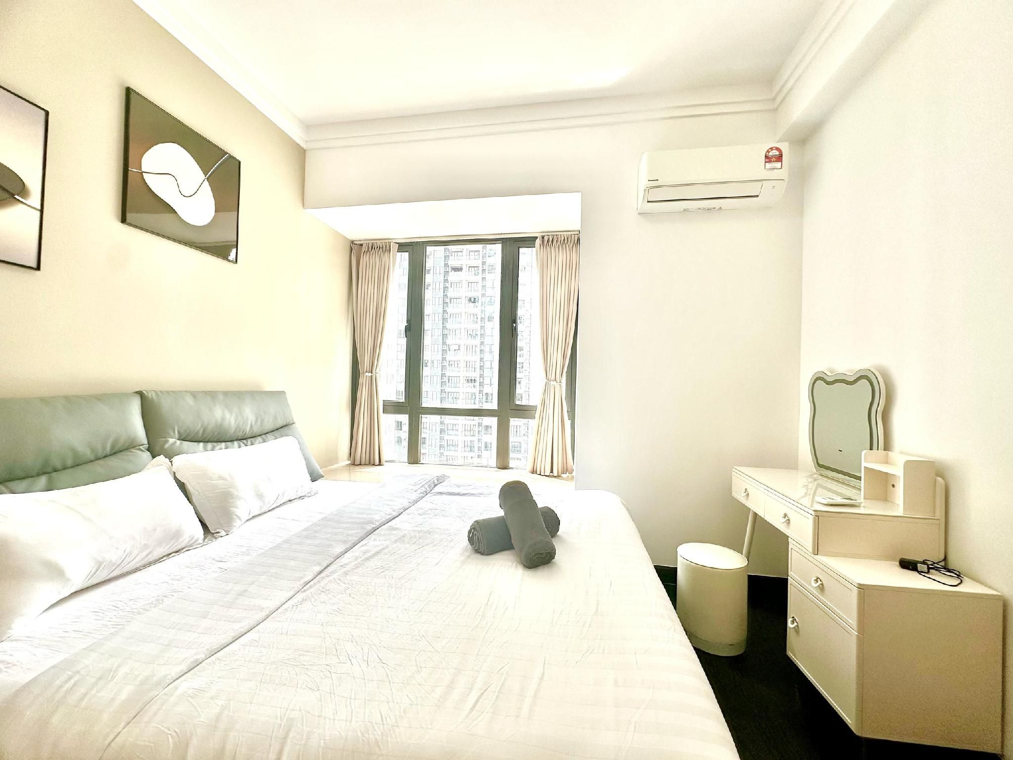 2 Bed Stunning Suite with Partial Ocean Views