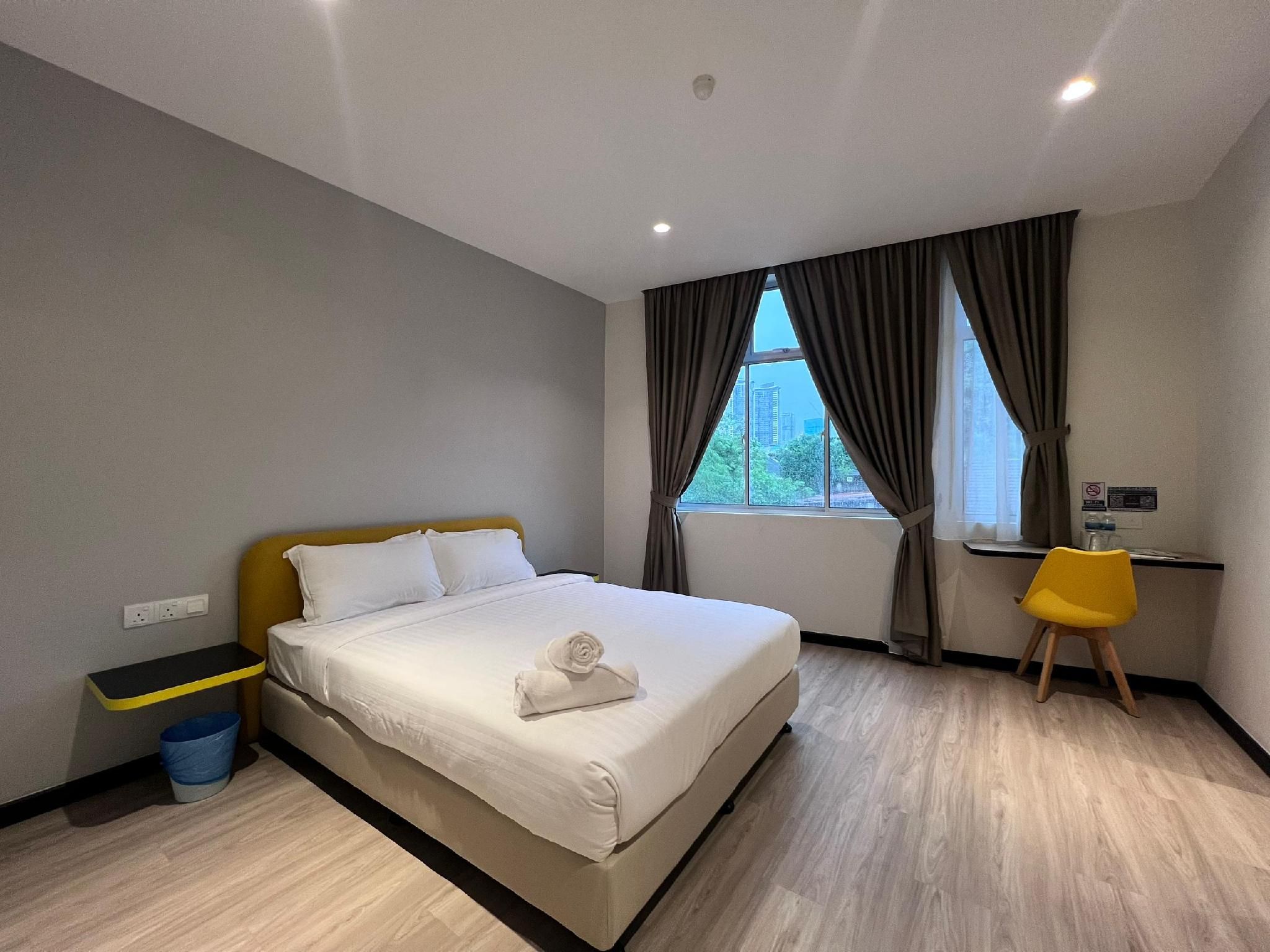 Queen Room, Night Use Only - 8PM to 10AM Max 14 Hours Stay