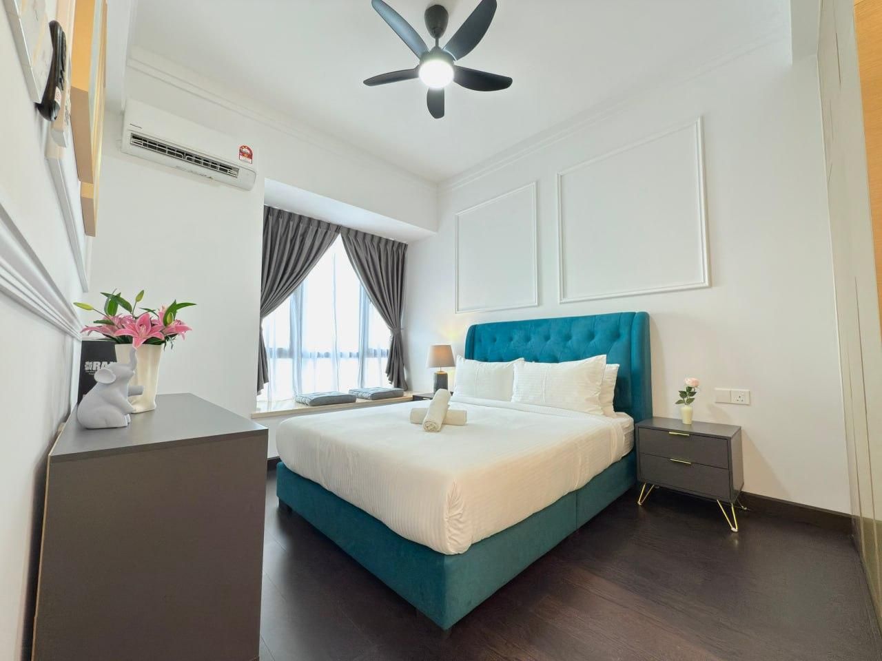 One Queen Bed