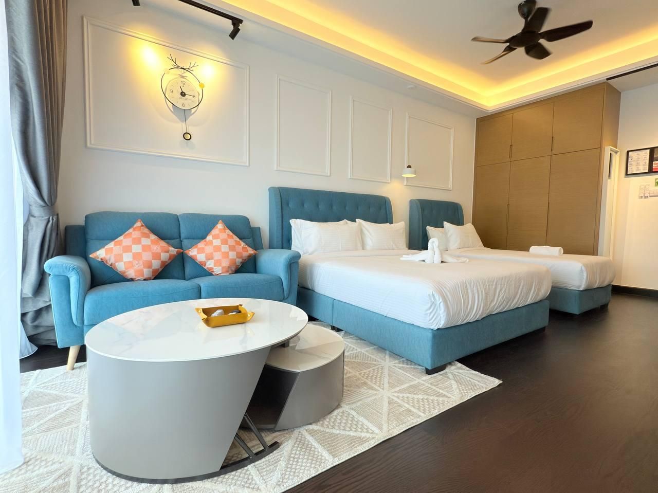 Queen Family Room
