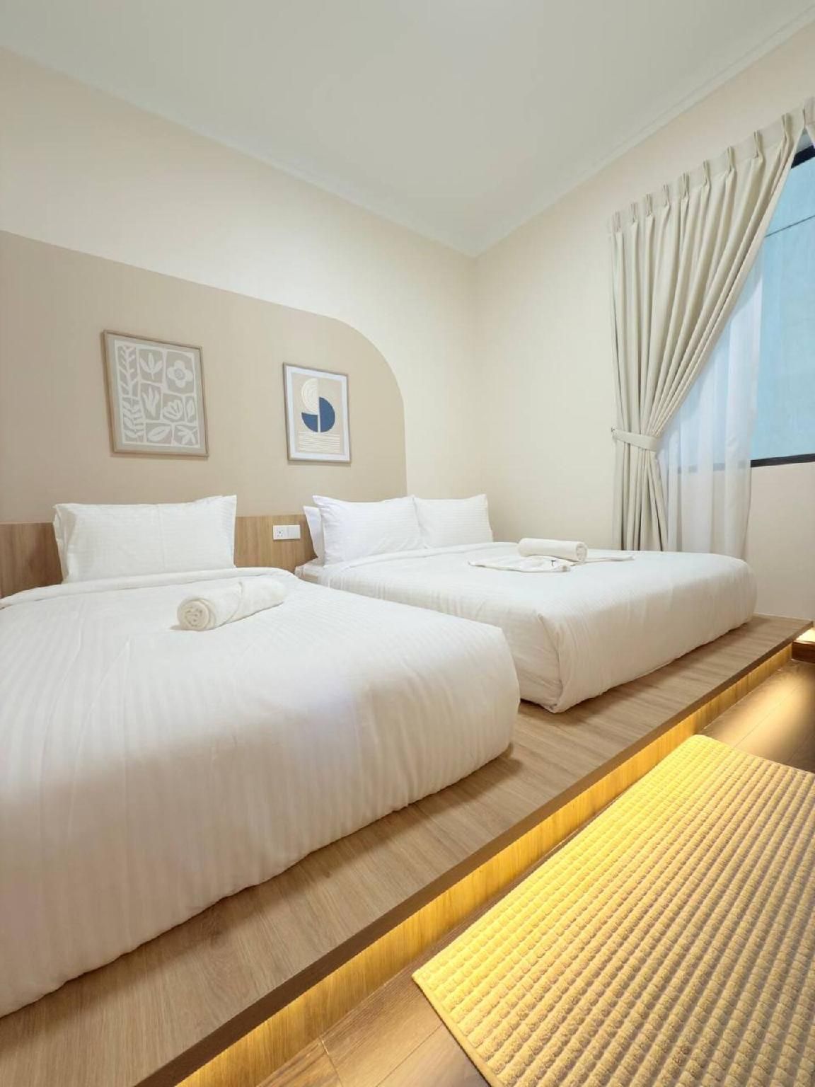 Three Bedroom Apartment with Garden View