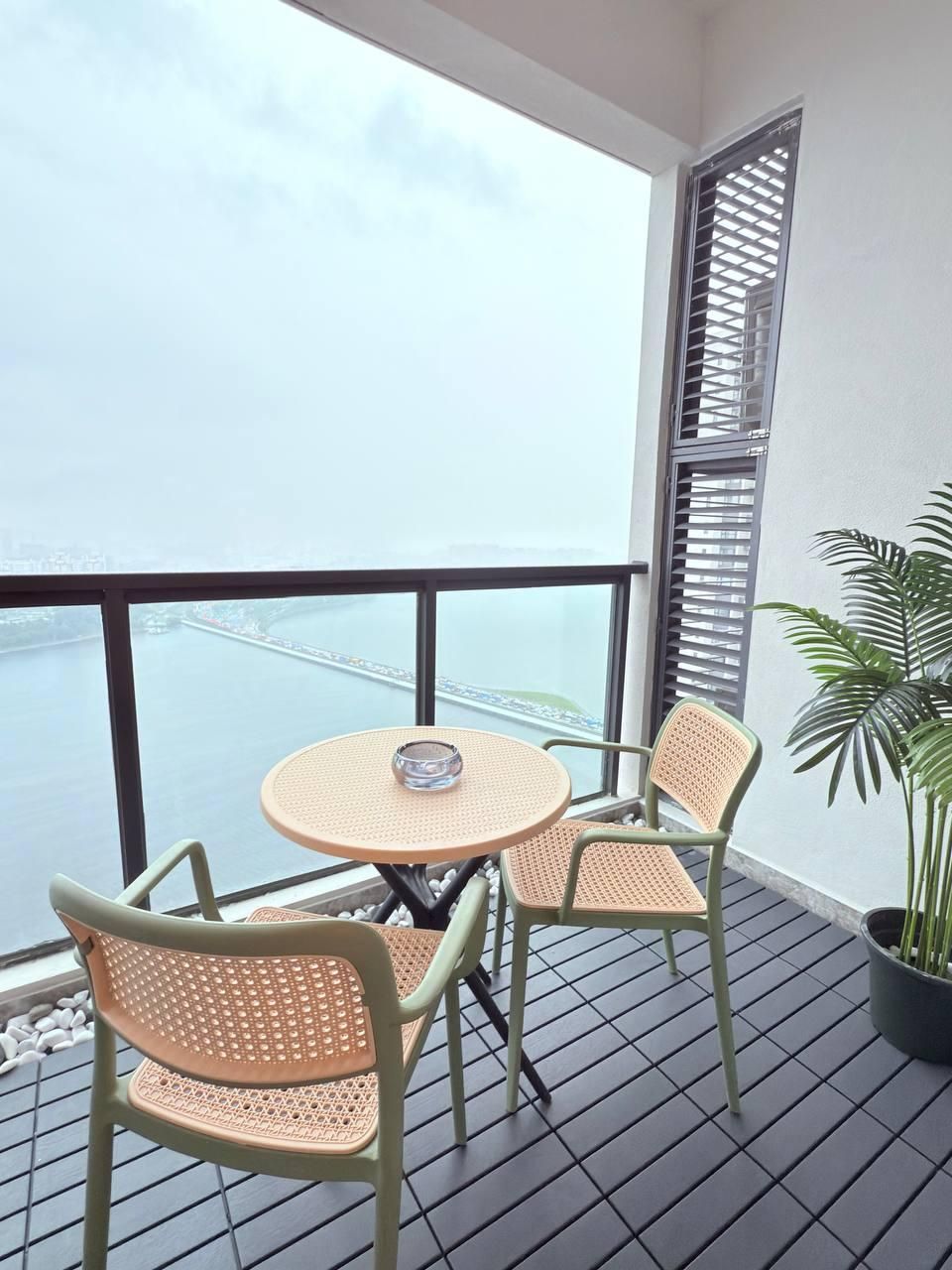 4 Bedroom, Non-Smoking