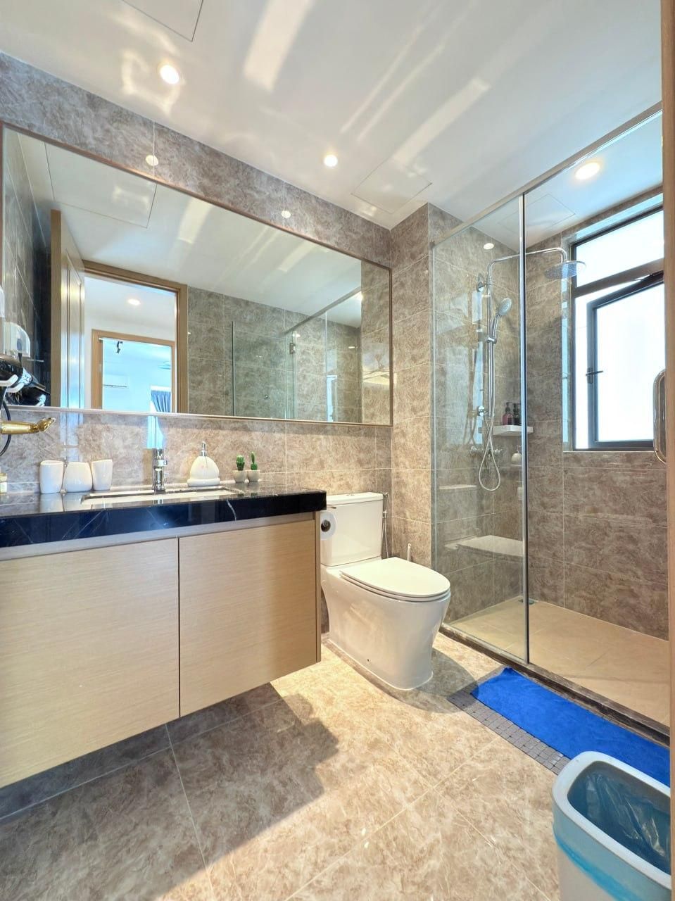 2 Bedroom - 1 Bath Suite