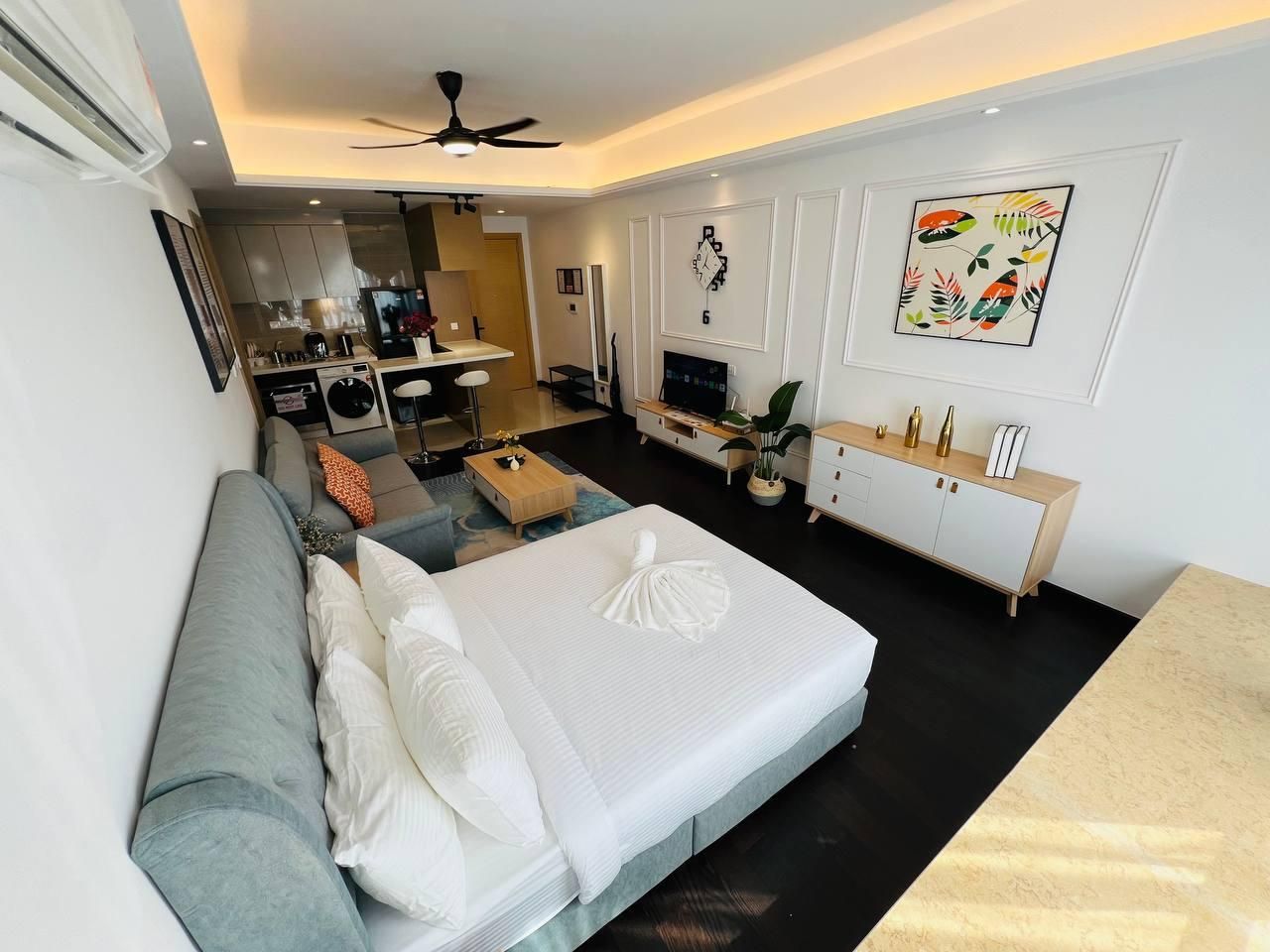 Studio 204