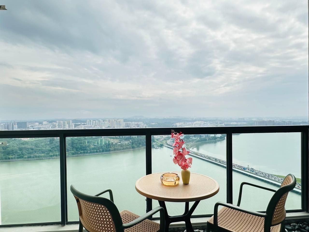 4 Bedroom, Non-Smoking, High Floor