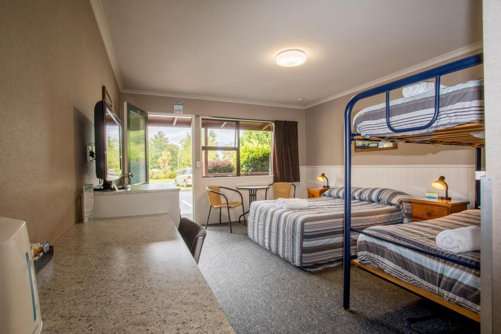 Studio with Ensuite (4 Adults)