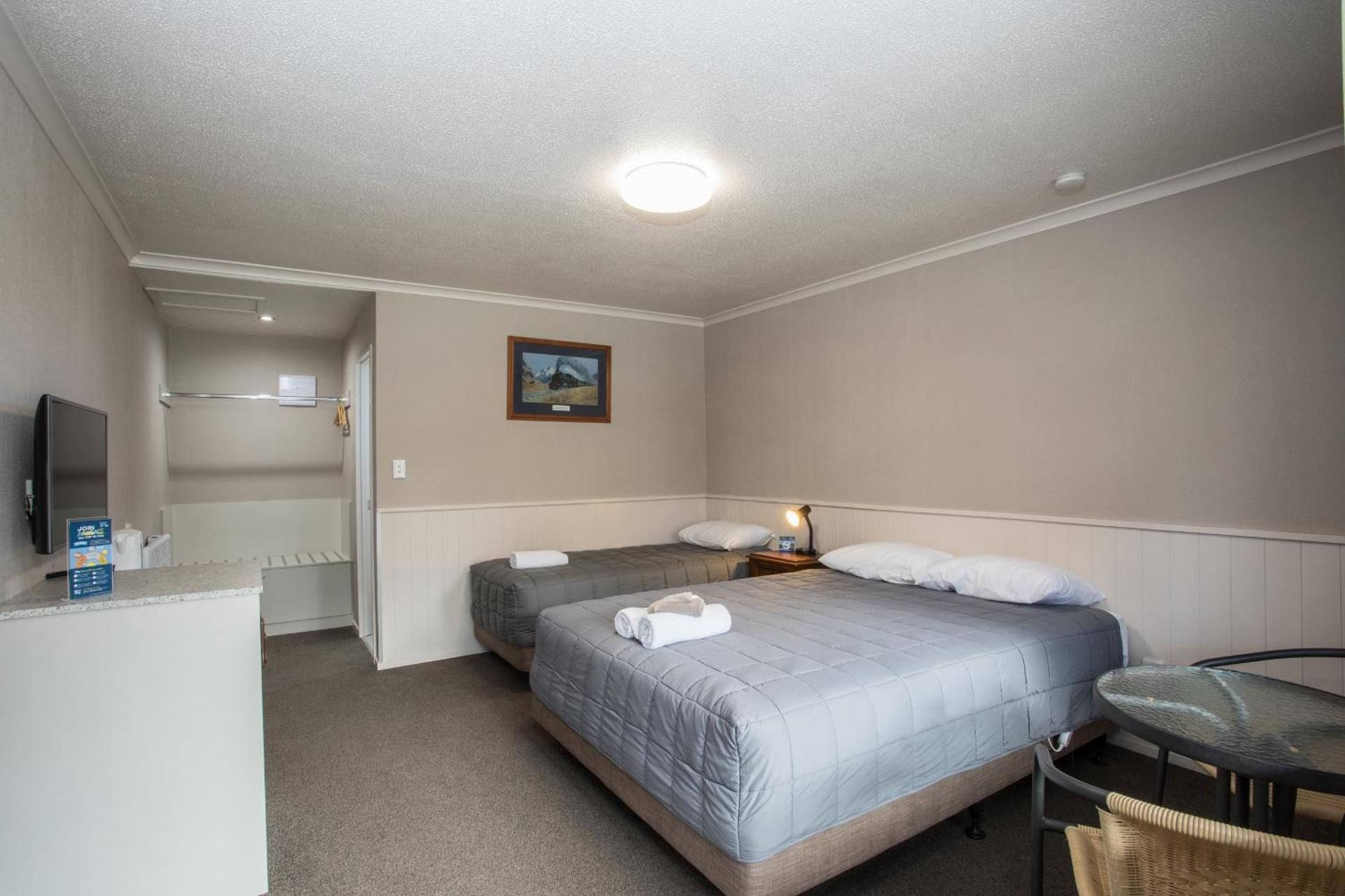 Studio with Ensuite (3 Adults)