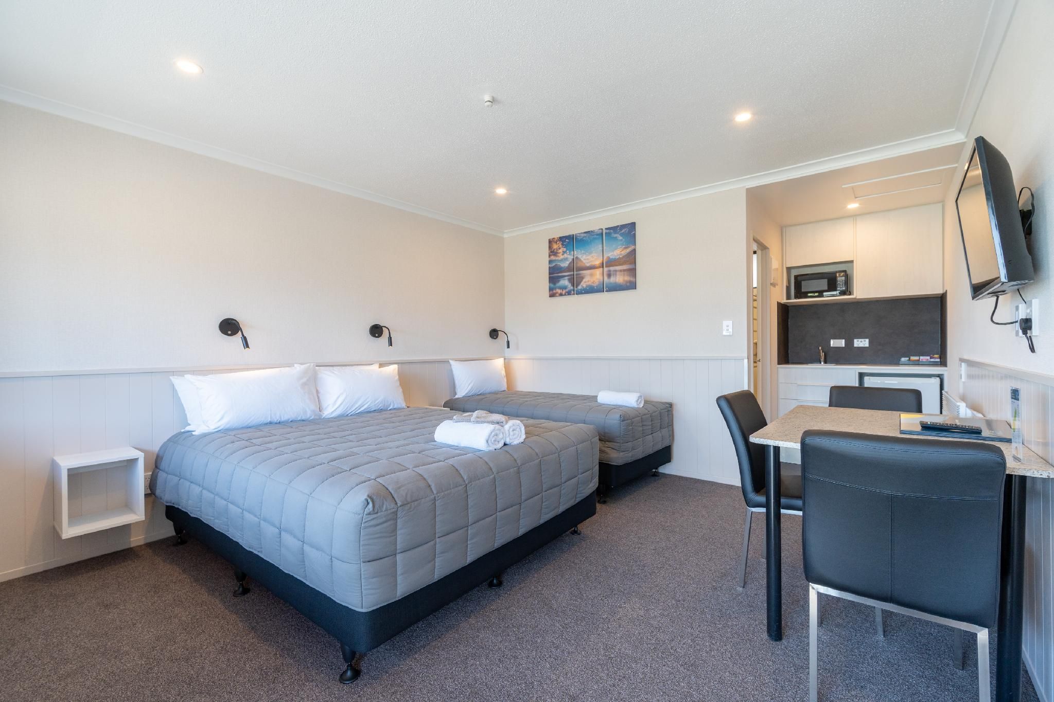 Superior 2 Bedroom