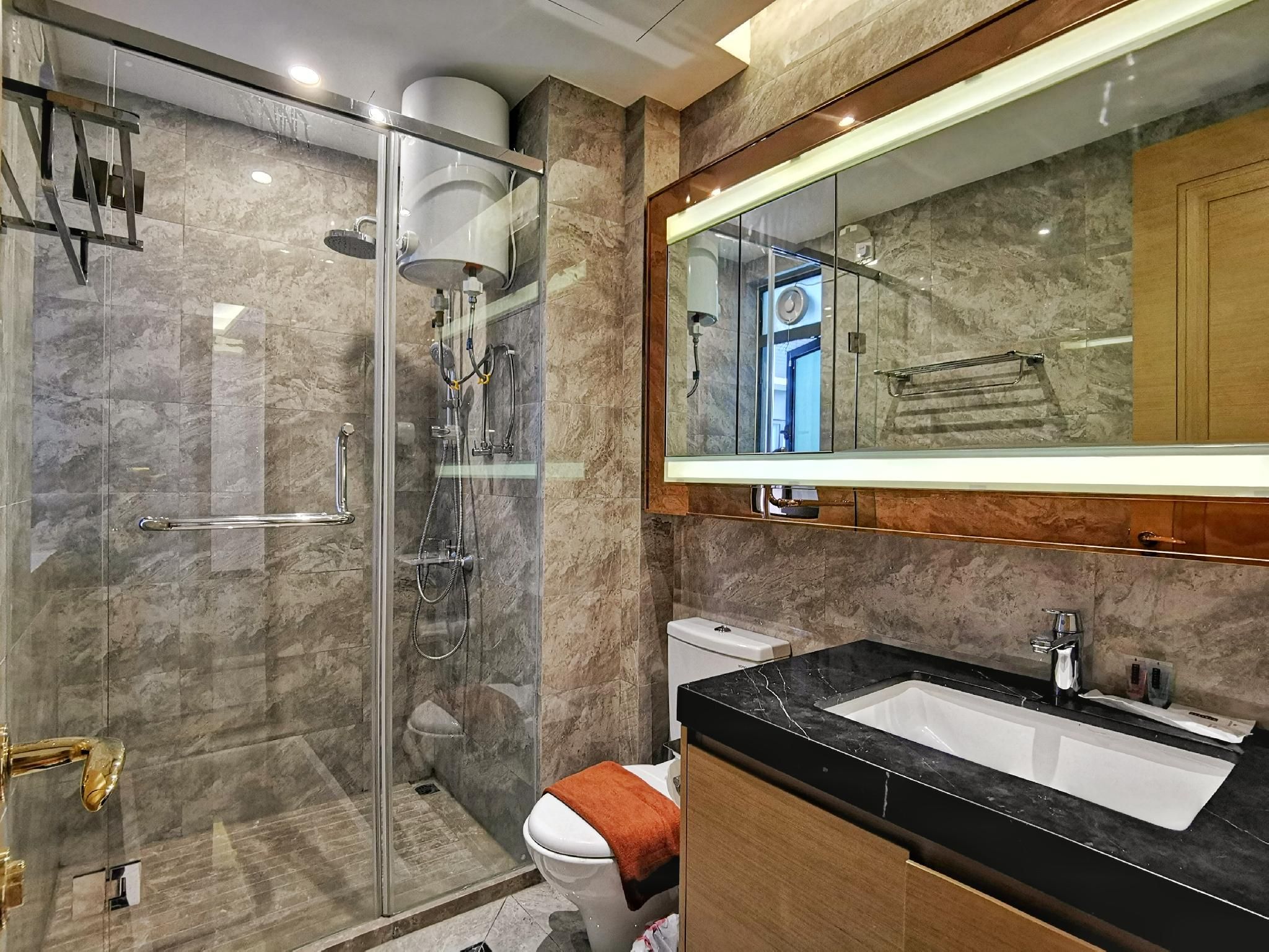 2 Bedroom
