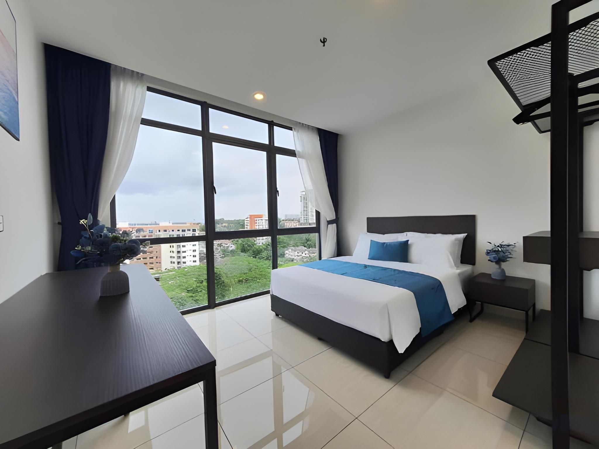 1 King Bed, 1-Bedroom, Non-Smoking