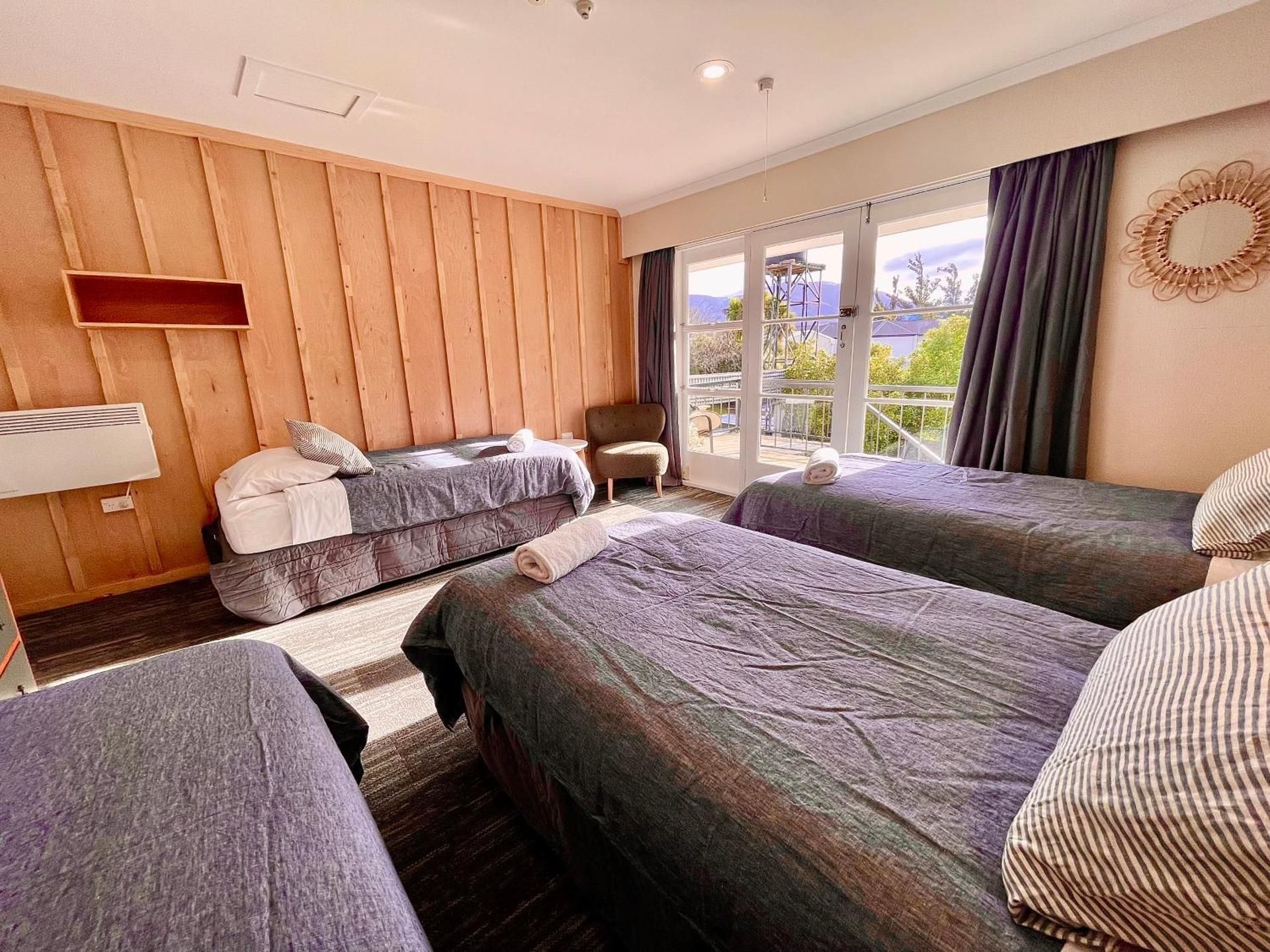 Quadruple Room with Private Bathroom
