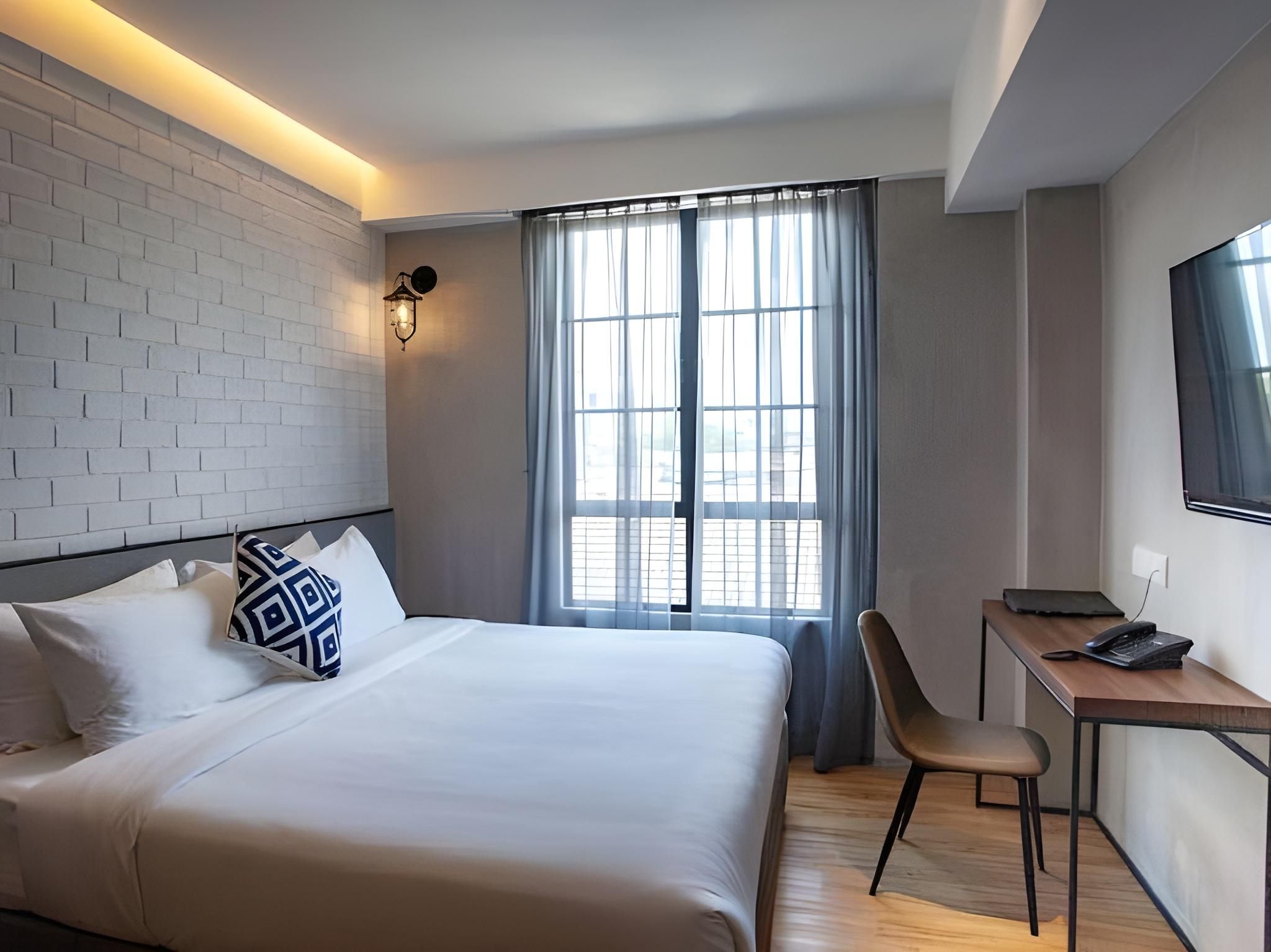 Standard King Room